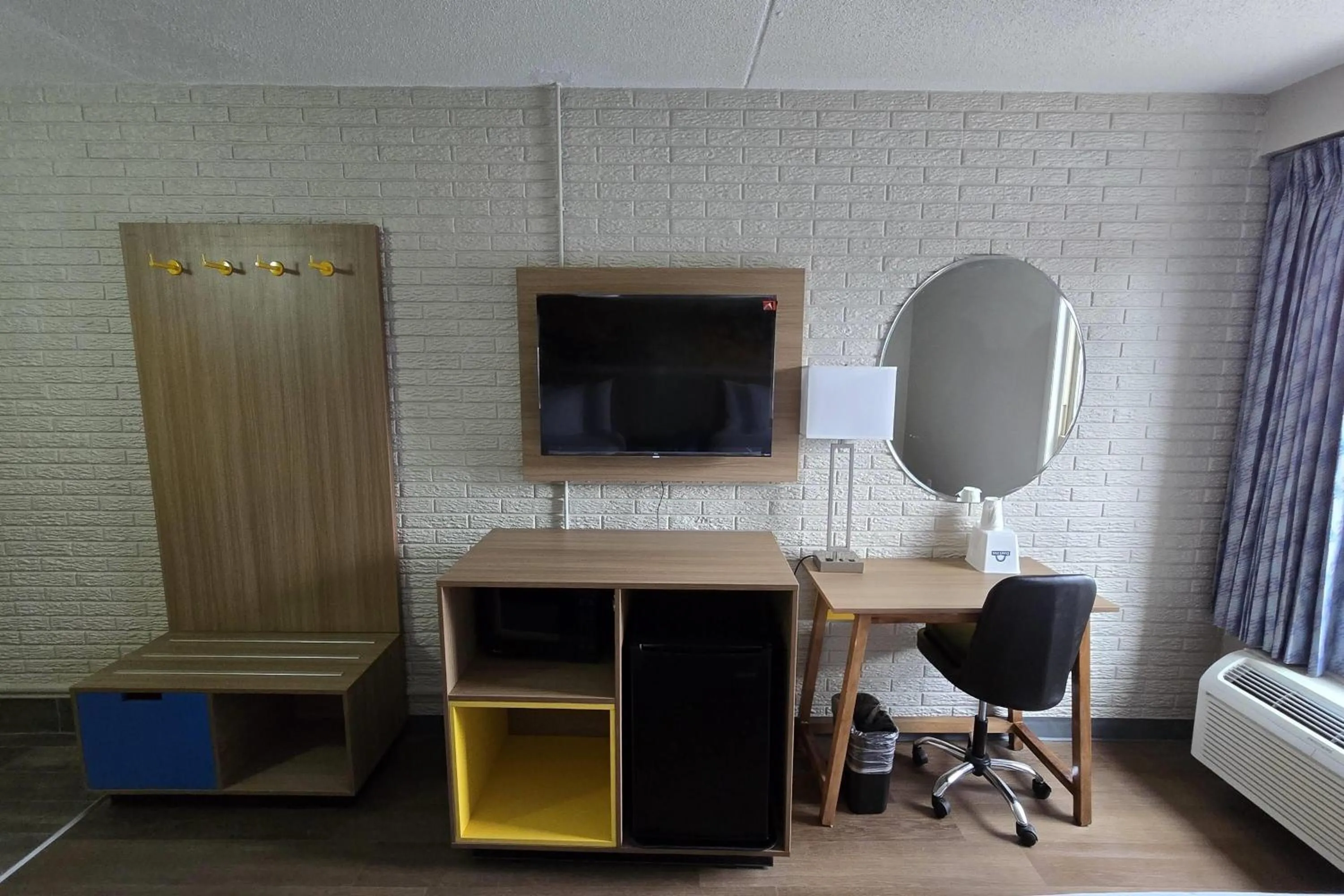 Photo of the whole room in Days Inn by Wyndham Manassas Battlefield