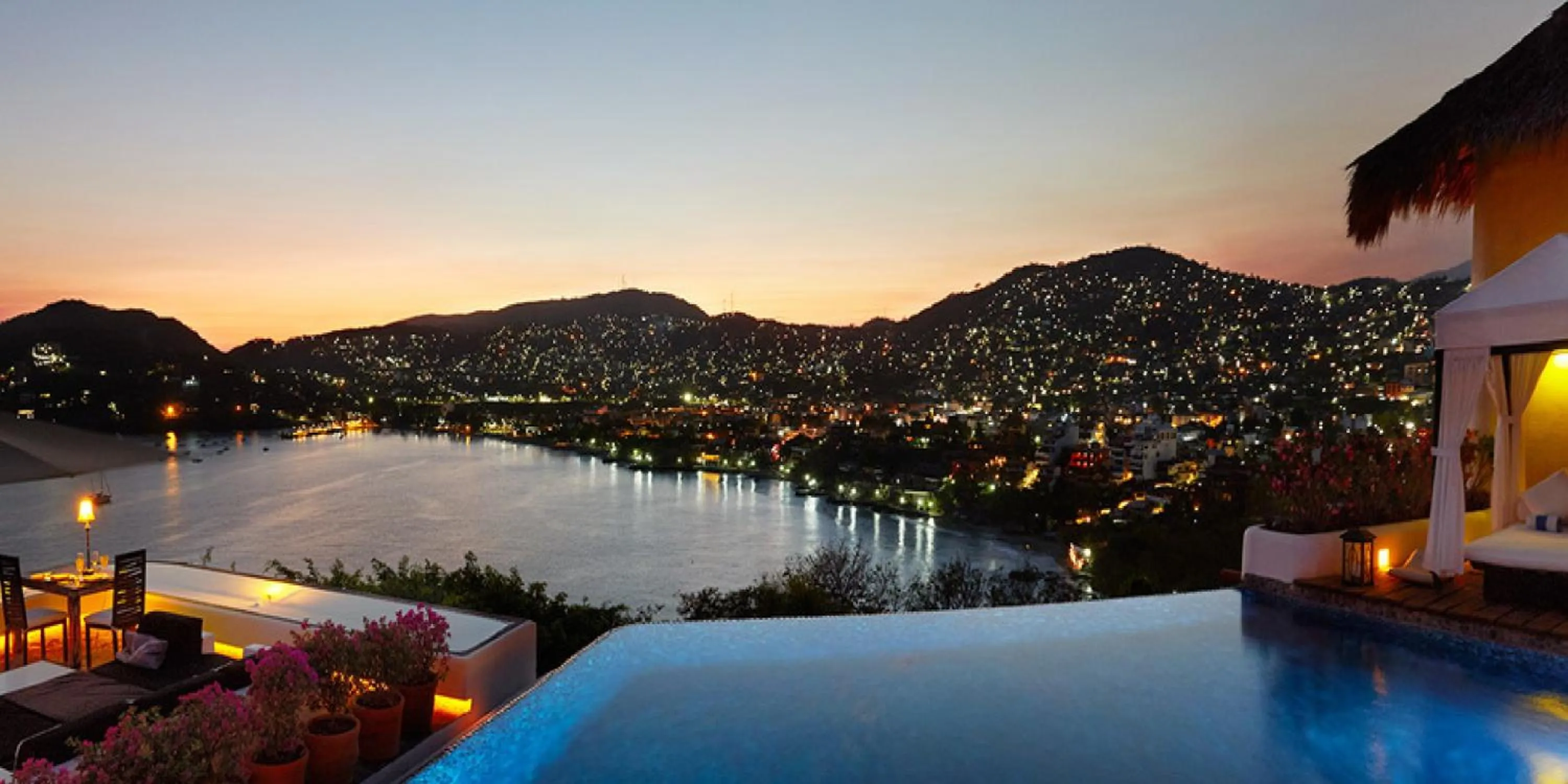 Neighbourhood in Tentaciones Hotel & Lounge Pool - Adults Only