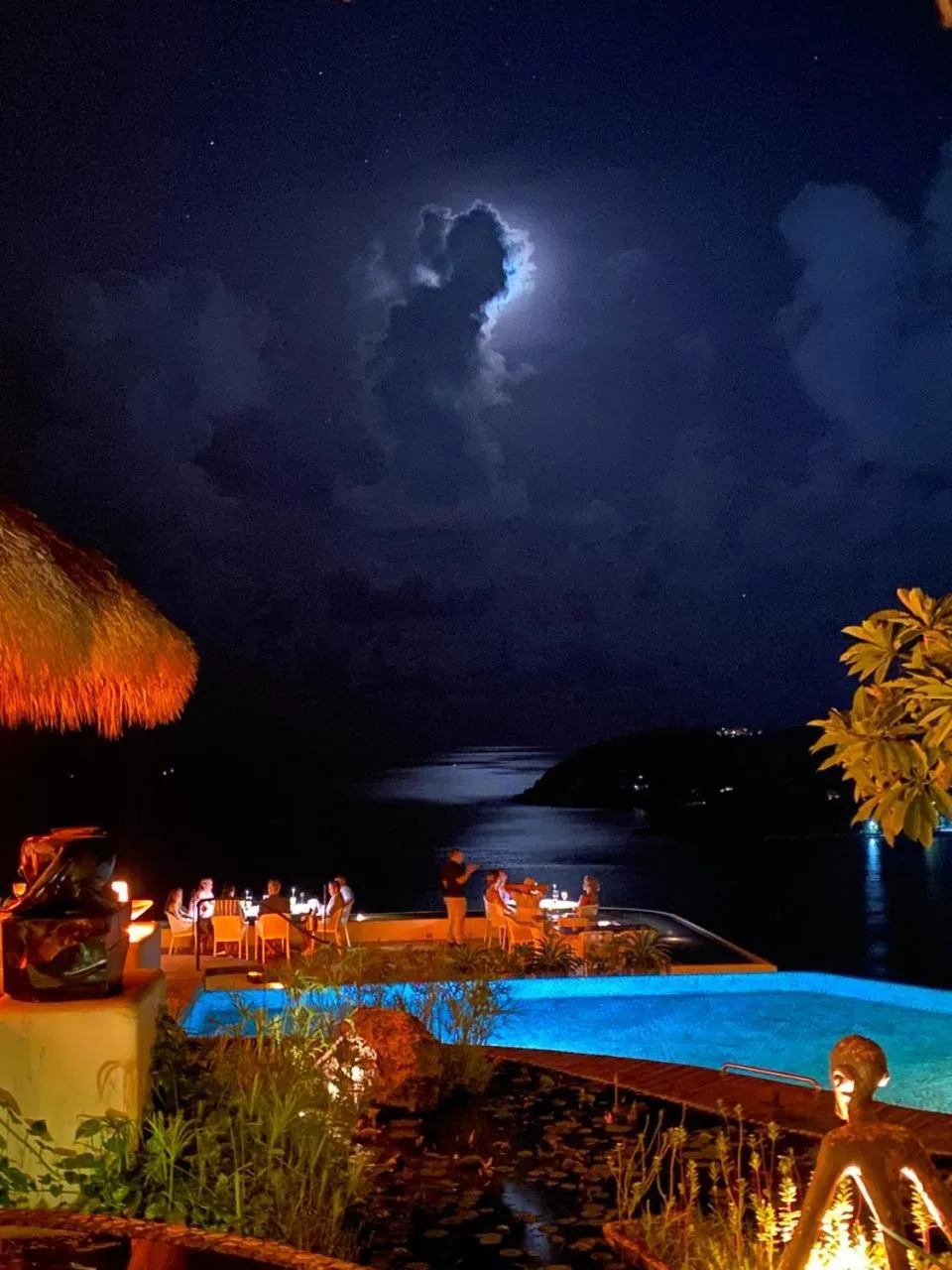 Restaurant/places to eat in Tentaciones Hotel & Lounge Pool - Adults Only