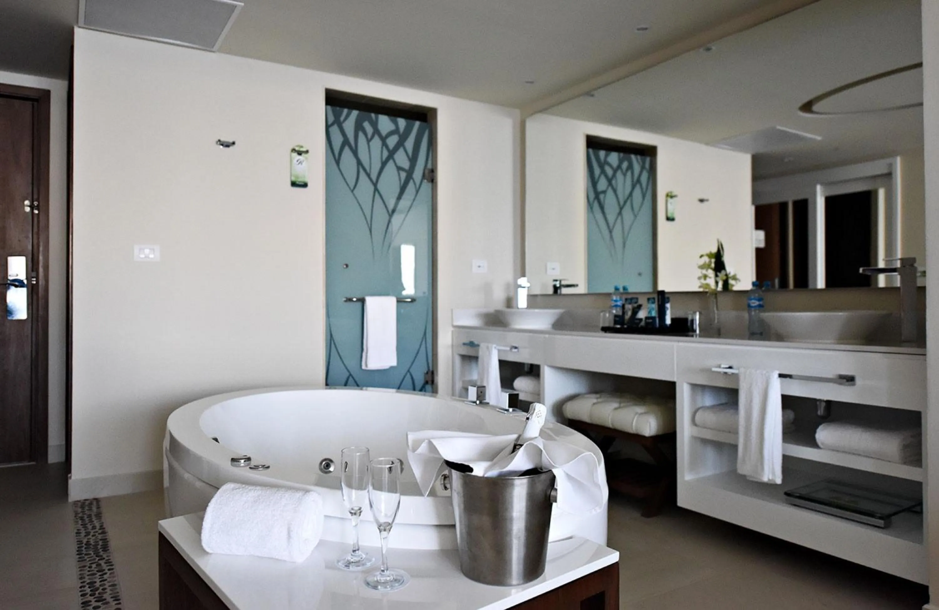 Bathroom, Bed in Royalton Hideaway Riviera Cancun, An Autograph Collection All-Inclusive Resort - Adults Only