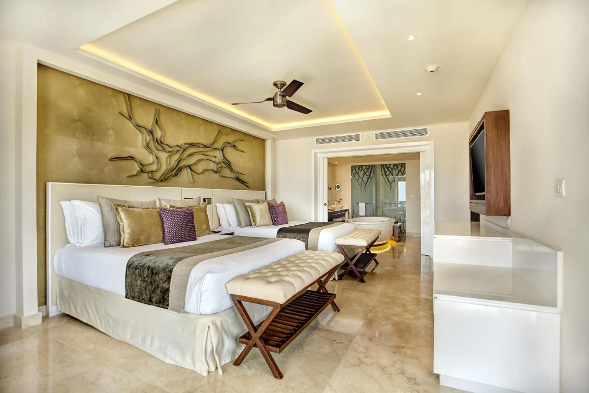 Bed in Royalton Hideaway Riviera Cancun, An Autograph Collection All-Inclusive Resort - Adults Only