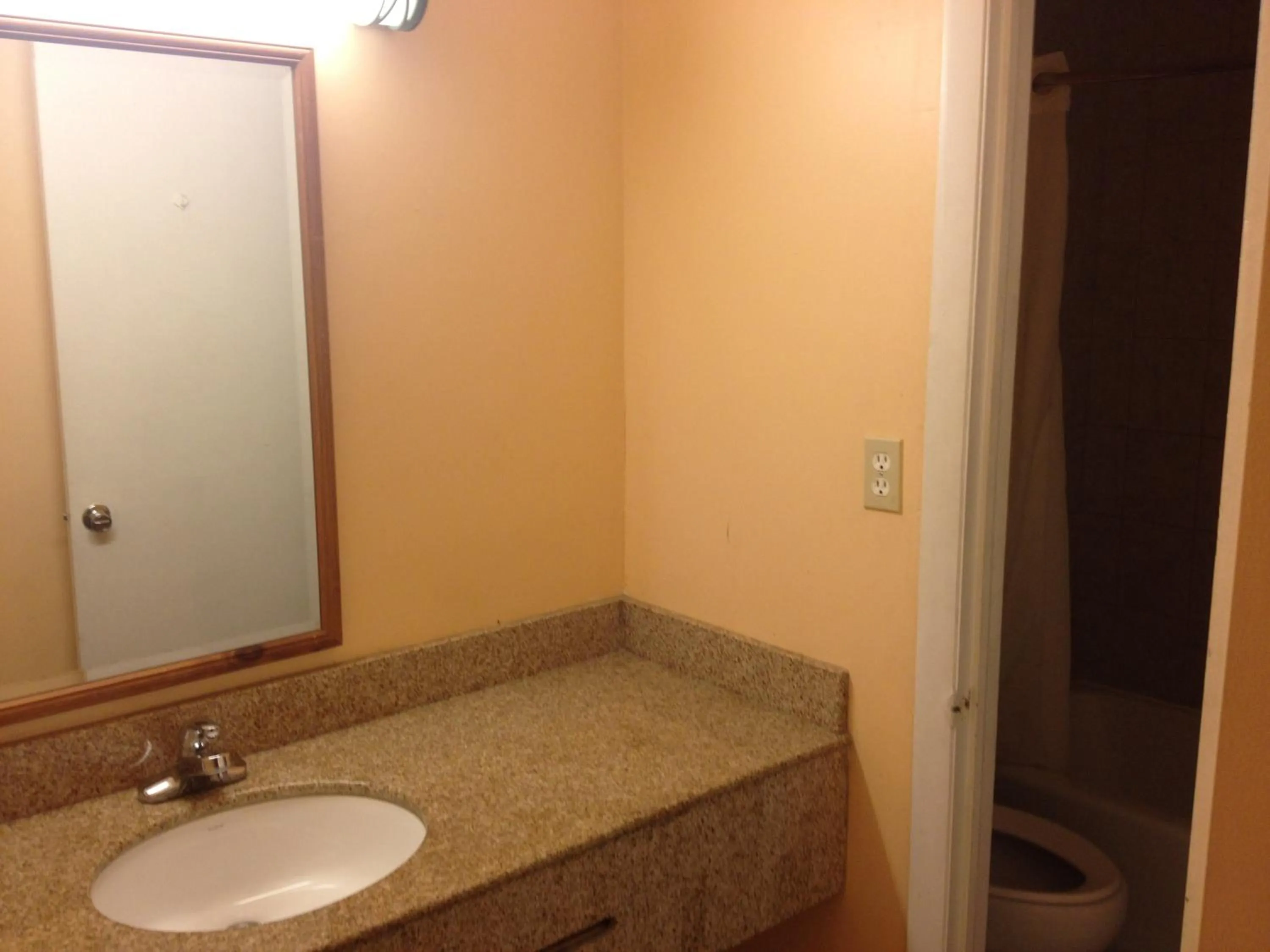 Bathroom in Fort Eustis Inn