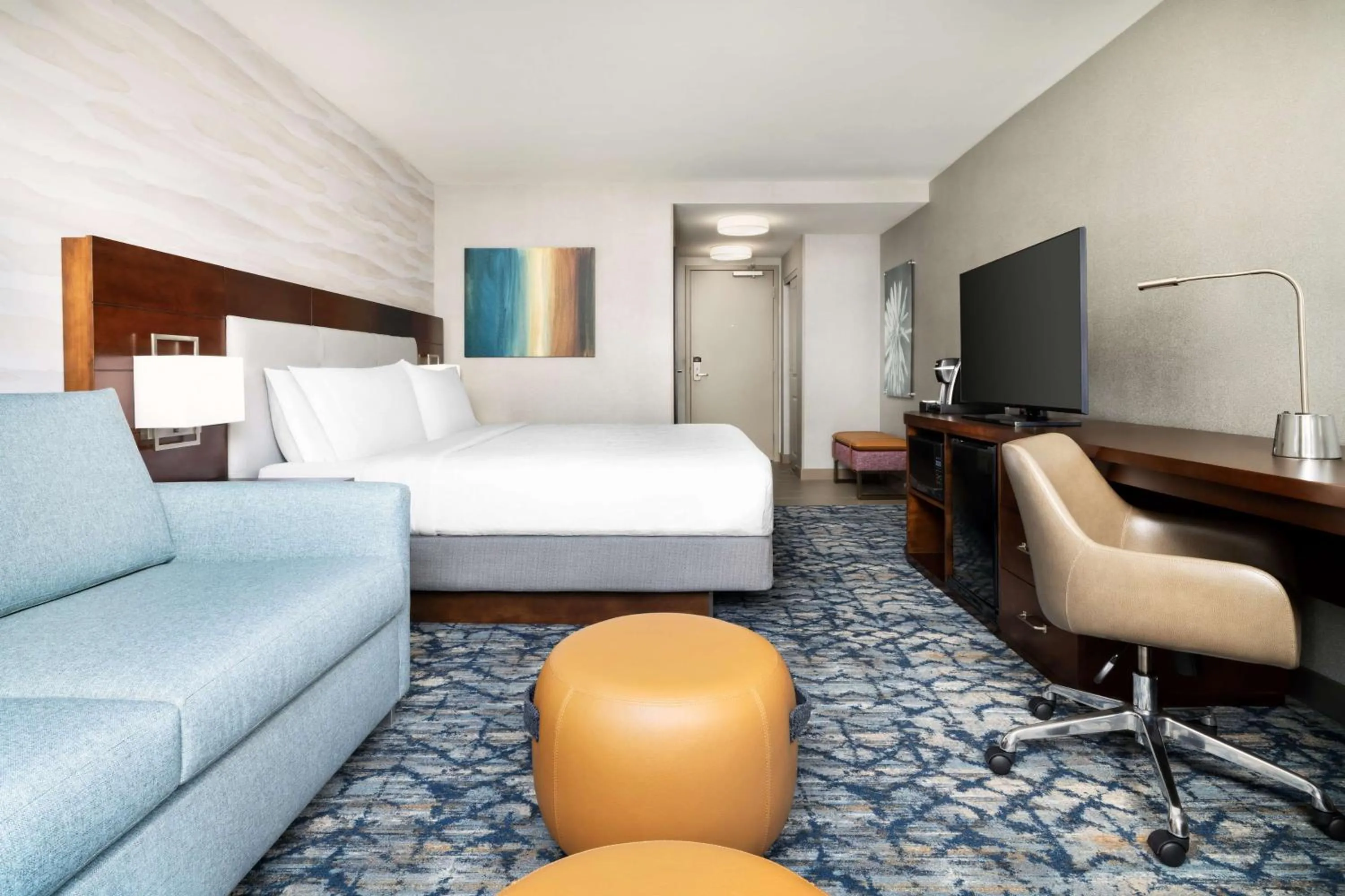 Seating area, Bed in Hilton Garden Inn Palo Alto