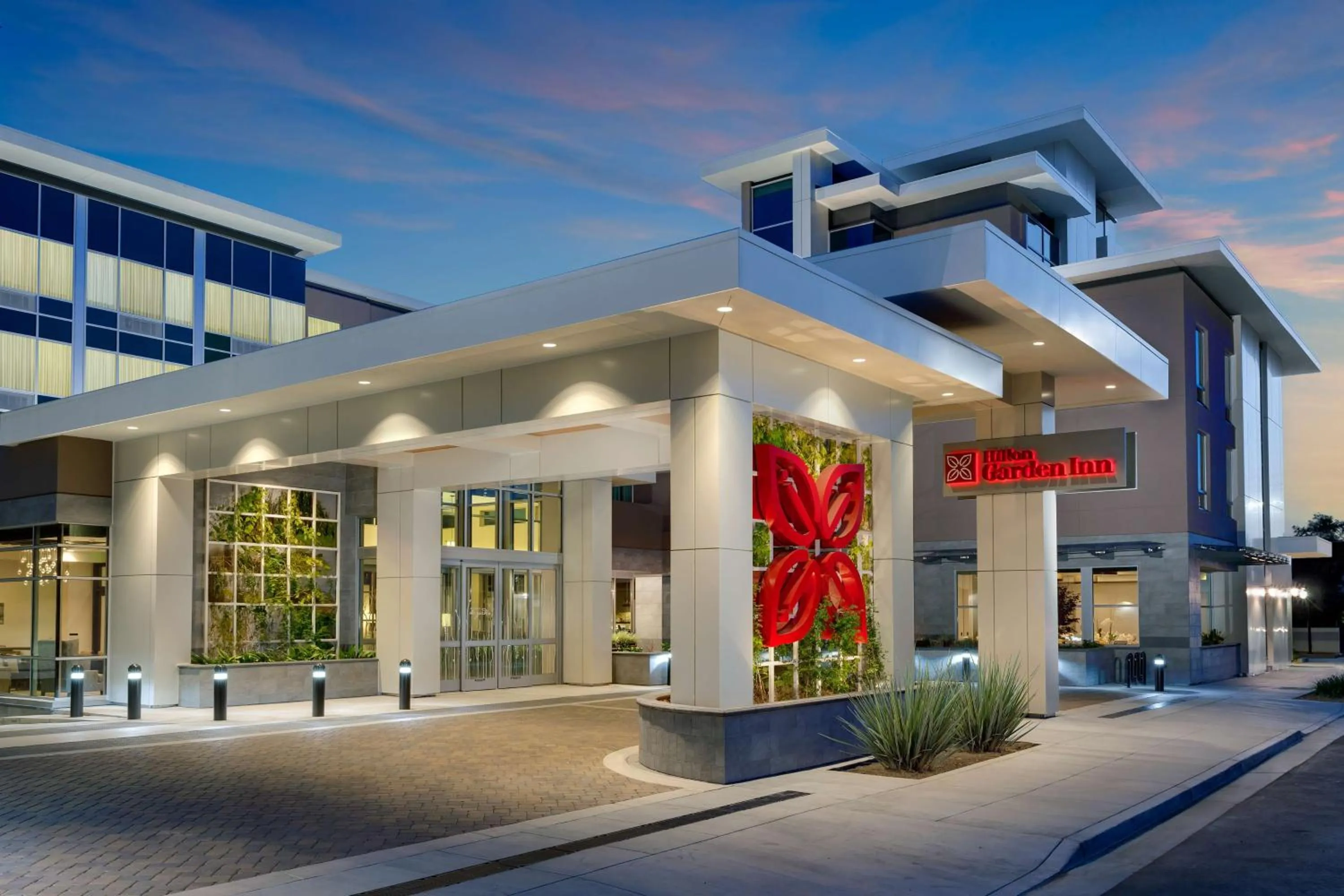 Property building in Hilton Garden Inn Palo Alto