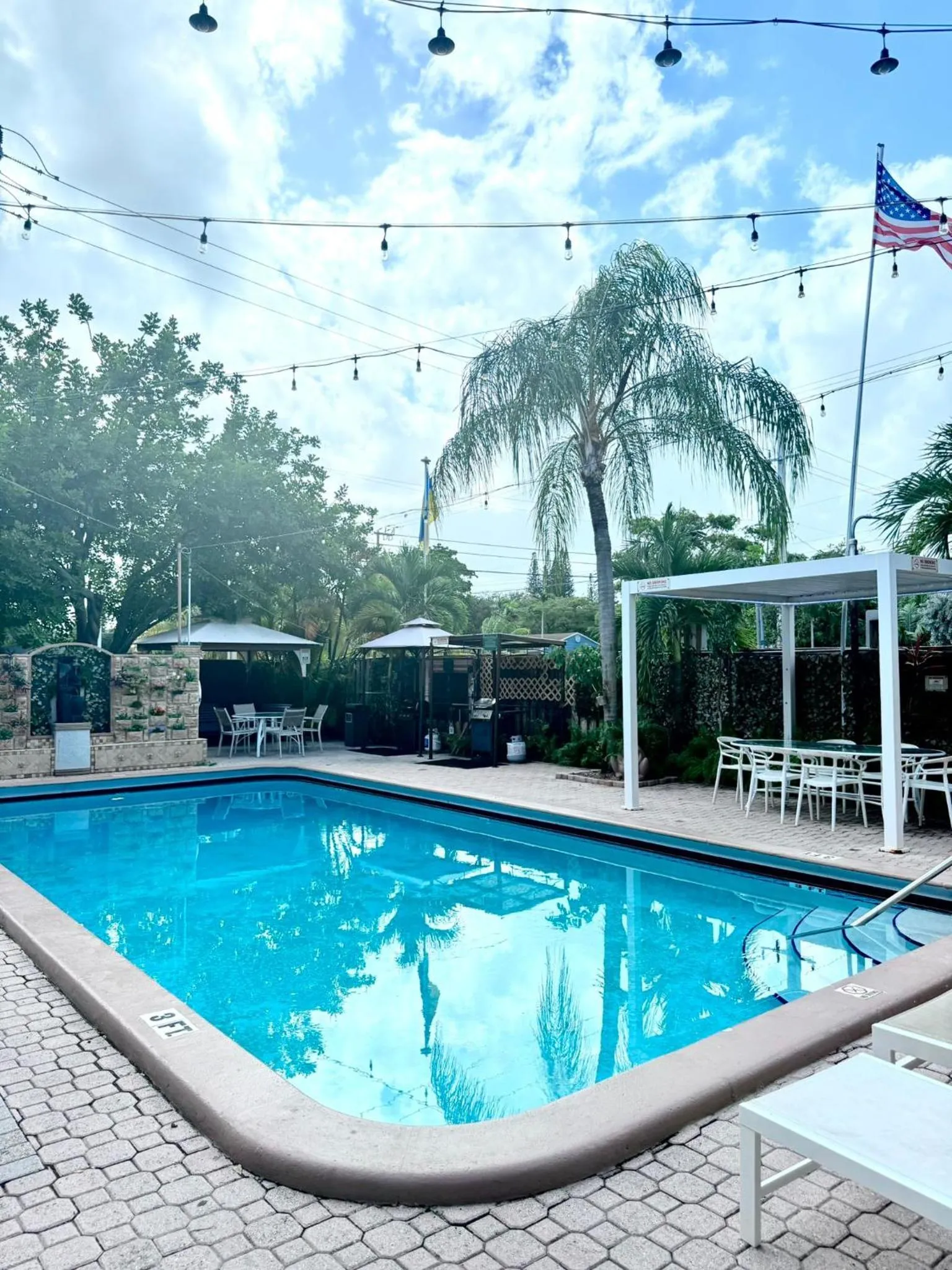 Sheridan Suites Apartments