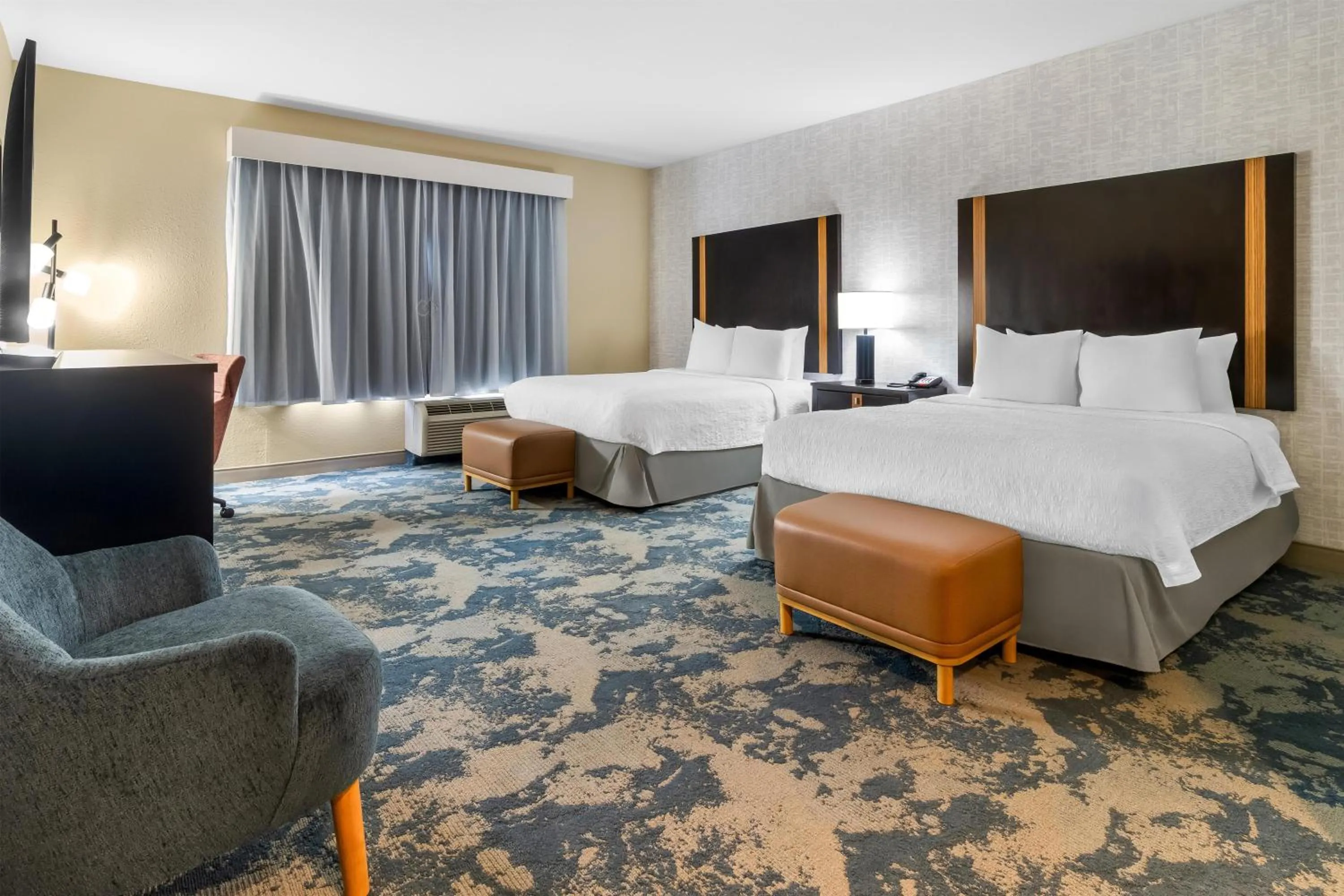 Bed in Hampton Inn Marion