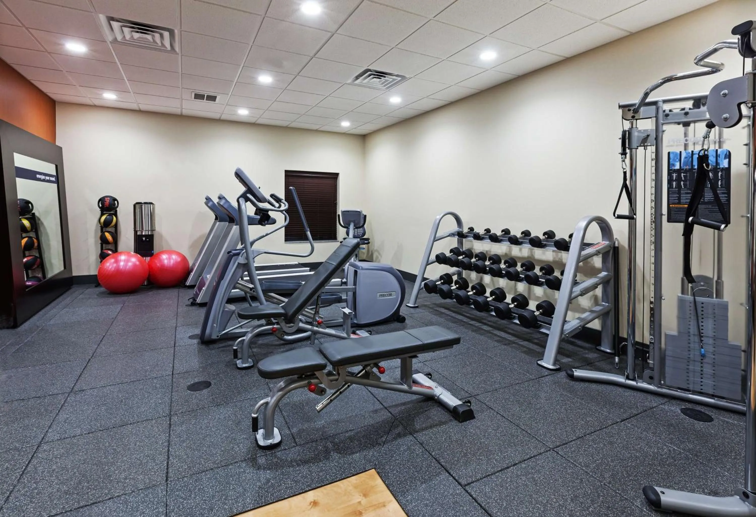 Fitness centre/facilities in Hampton Inn Marion