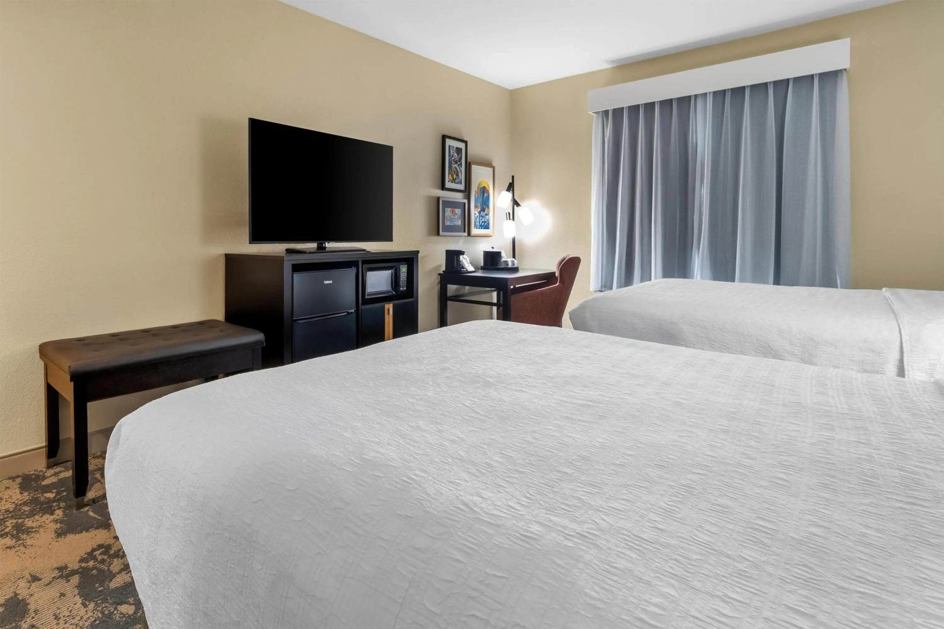 Bedroom, Bed in Hampton Inn Marion