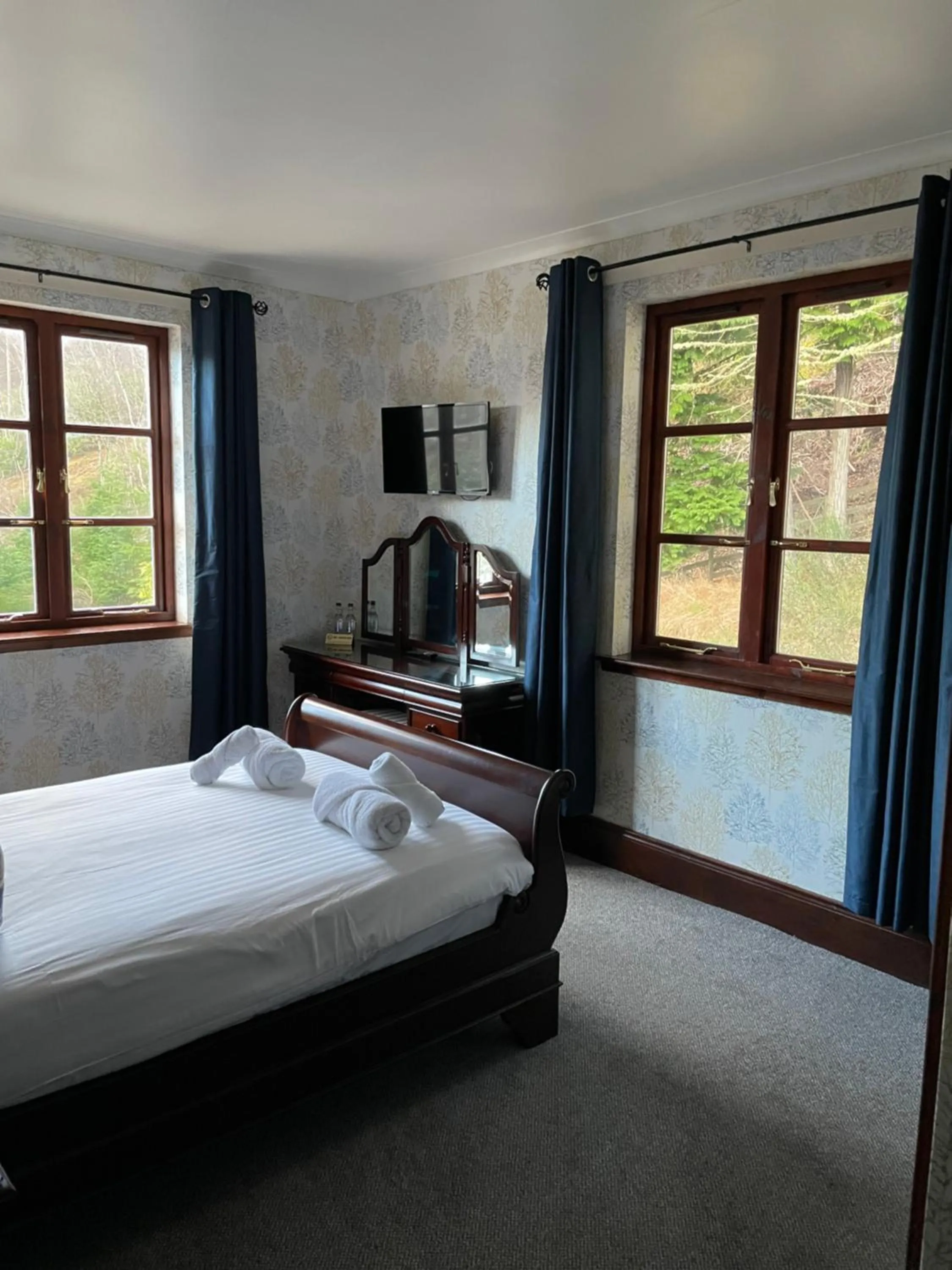 Bedroom in Craigdarroch Hotel