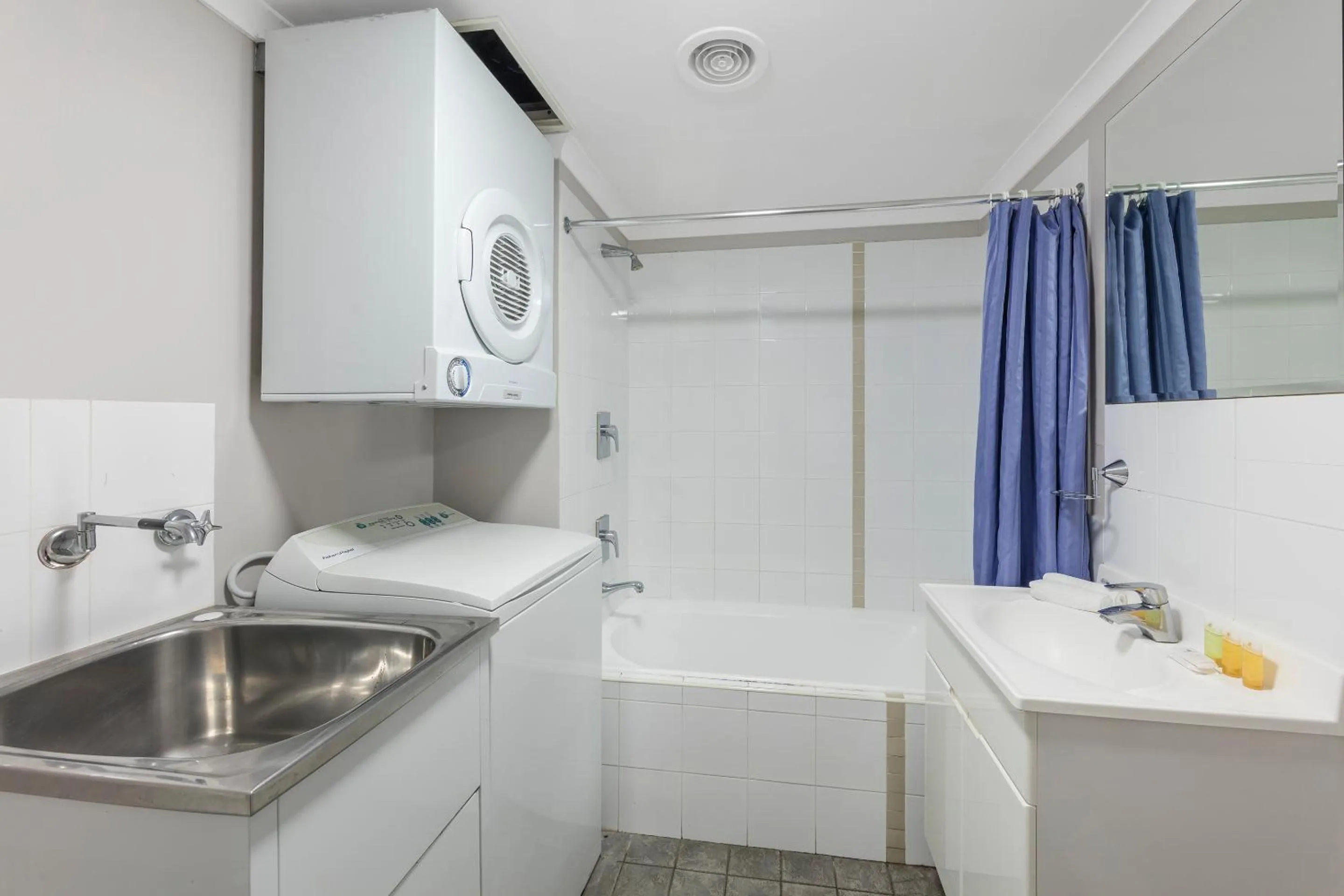 Bathroom in Nesuto The Entrance