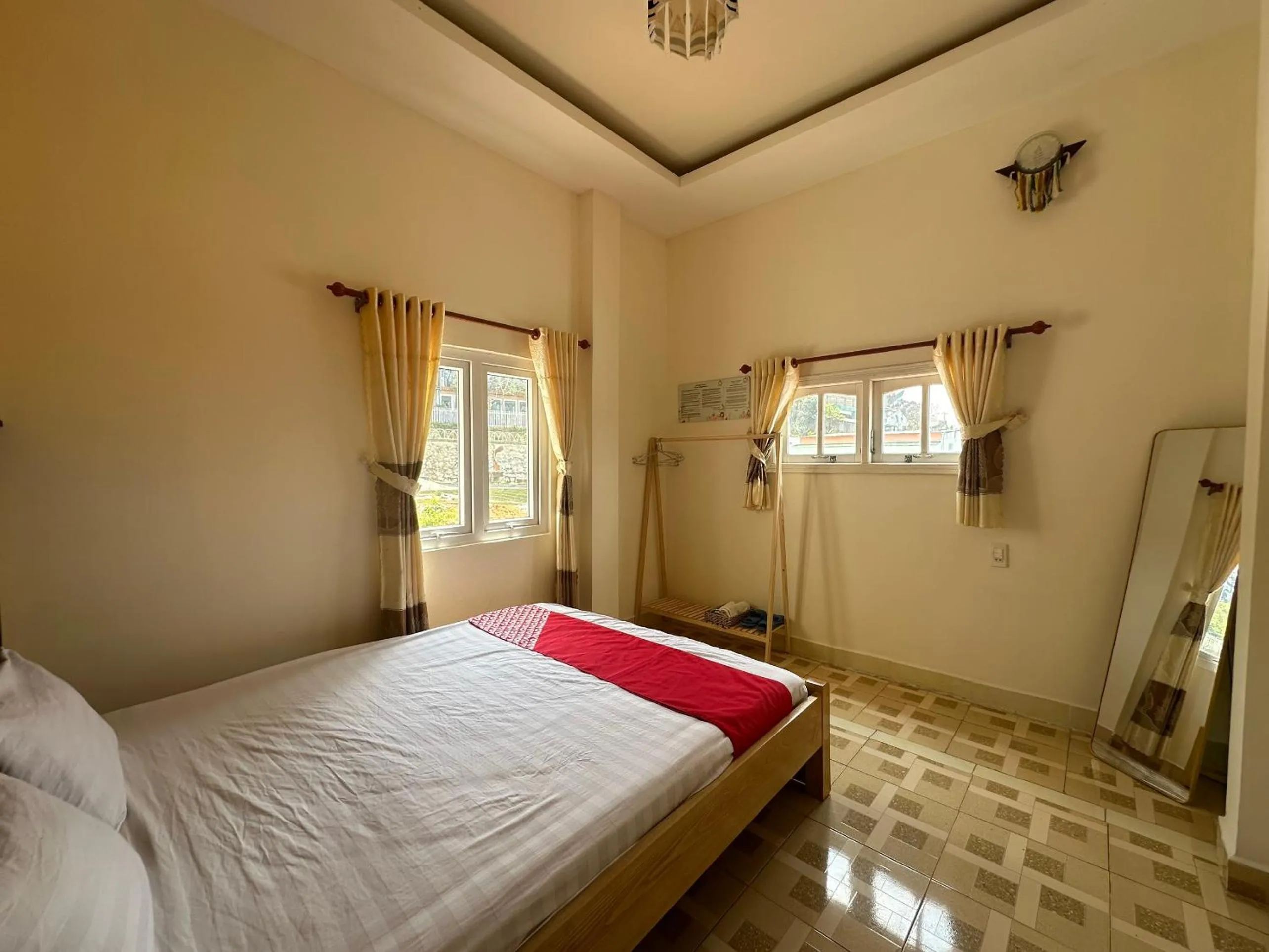 Bedroom, Bed in SPOT ON 1229 Happy Dream Homestay