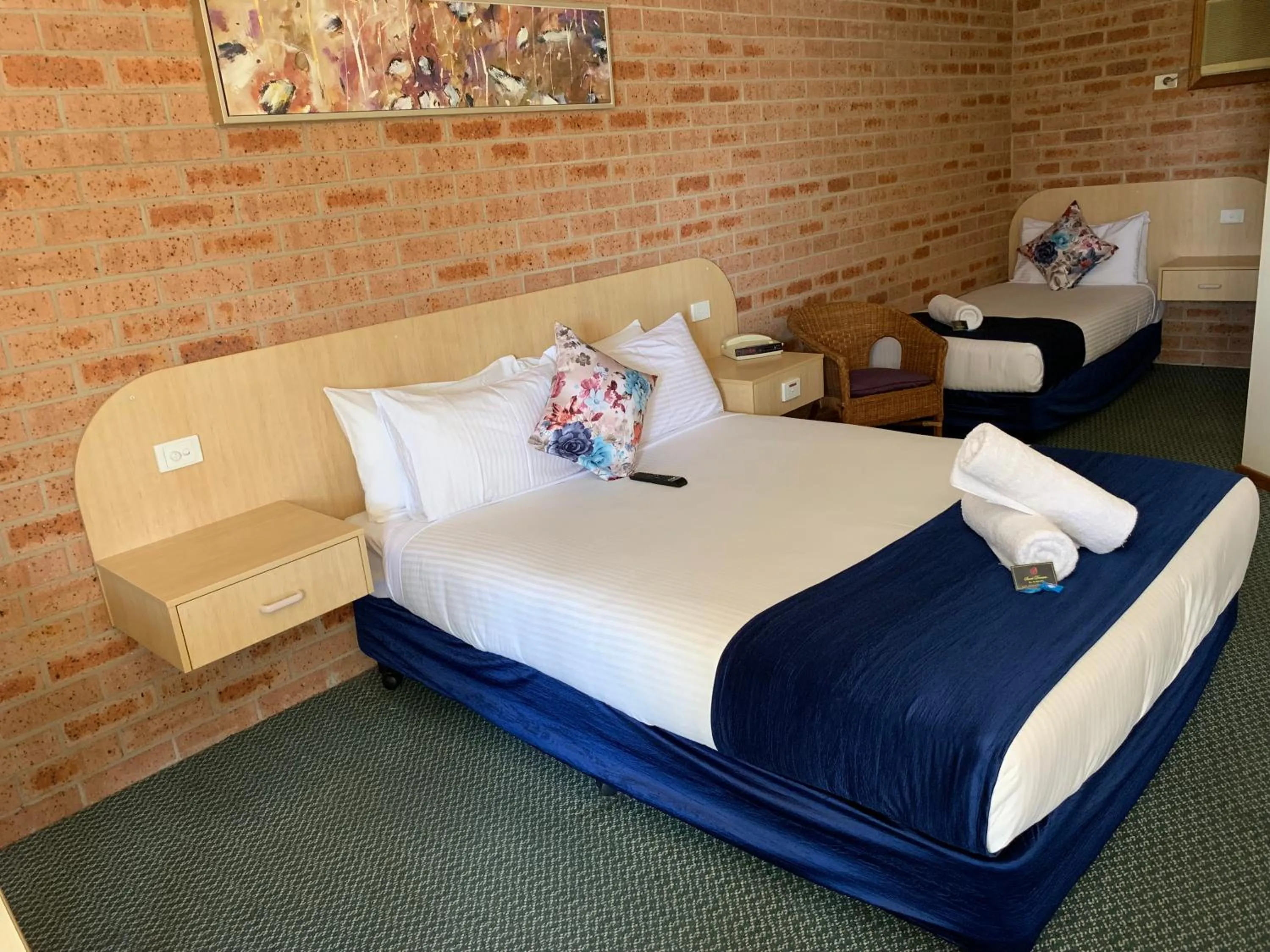 Bed in Branxton House Motel