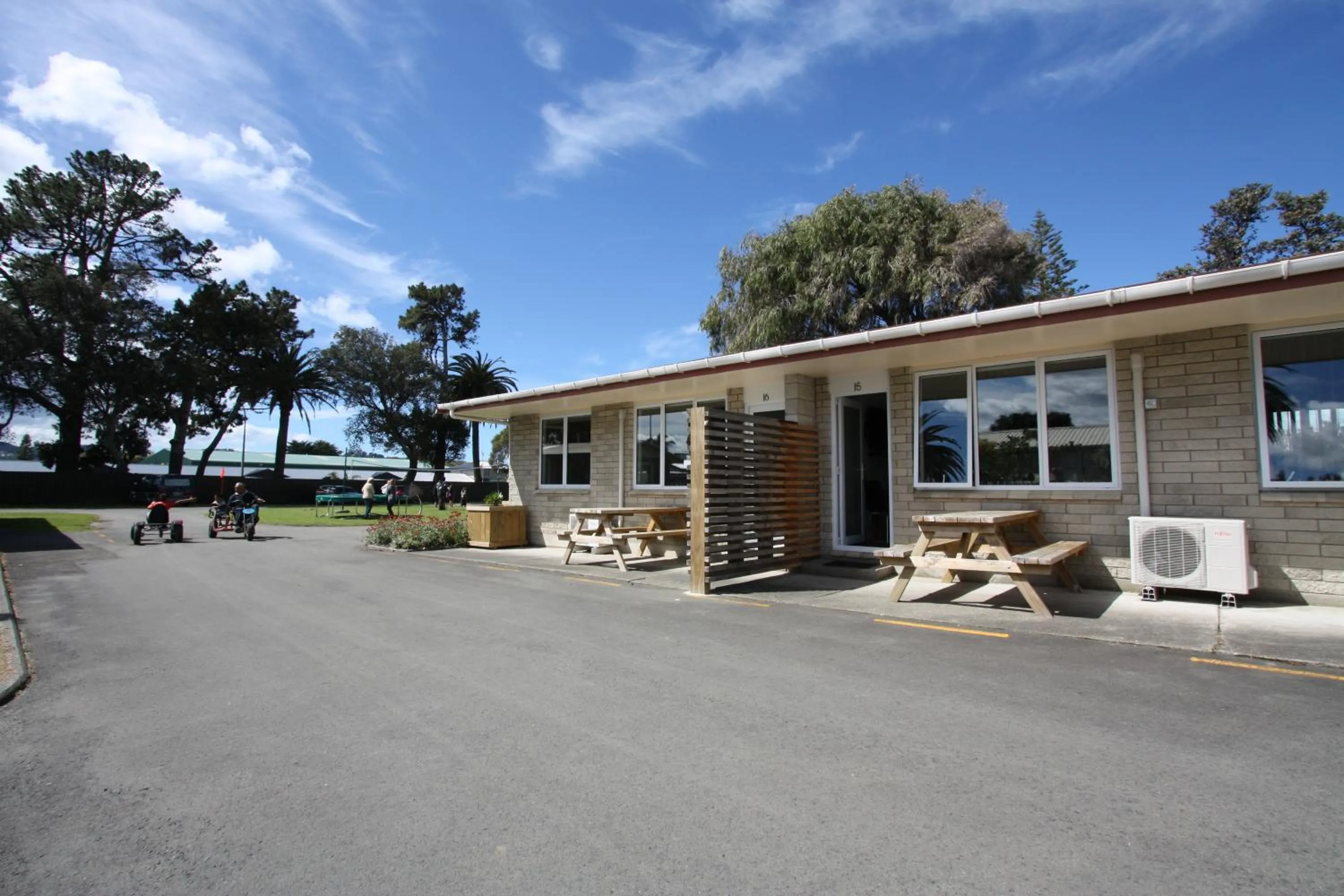 Facade/entrance in Waikanae Beach TOP 10 Holiday Park