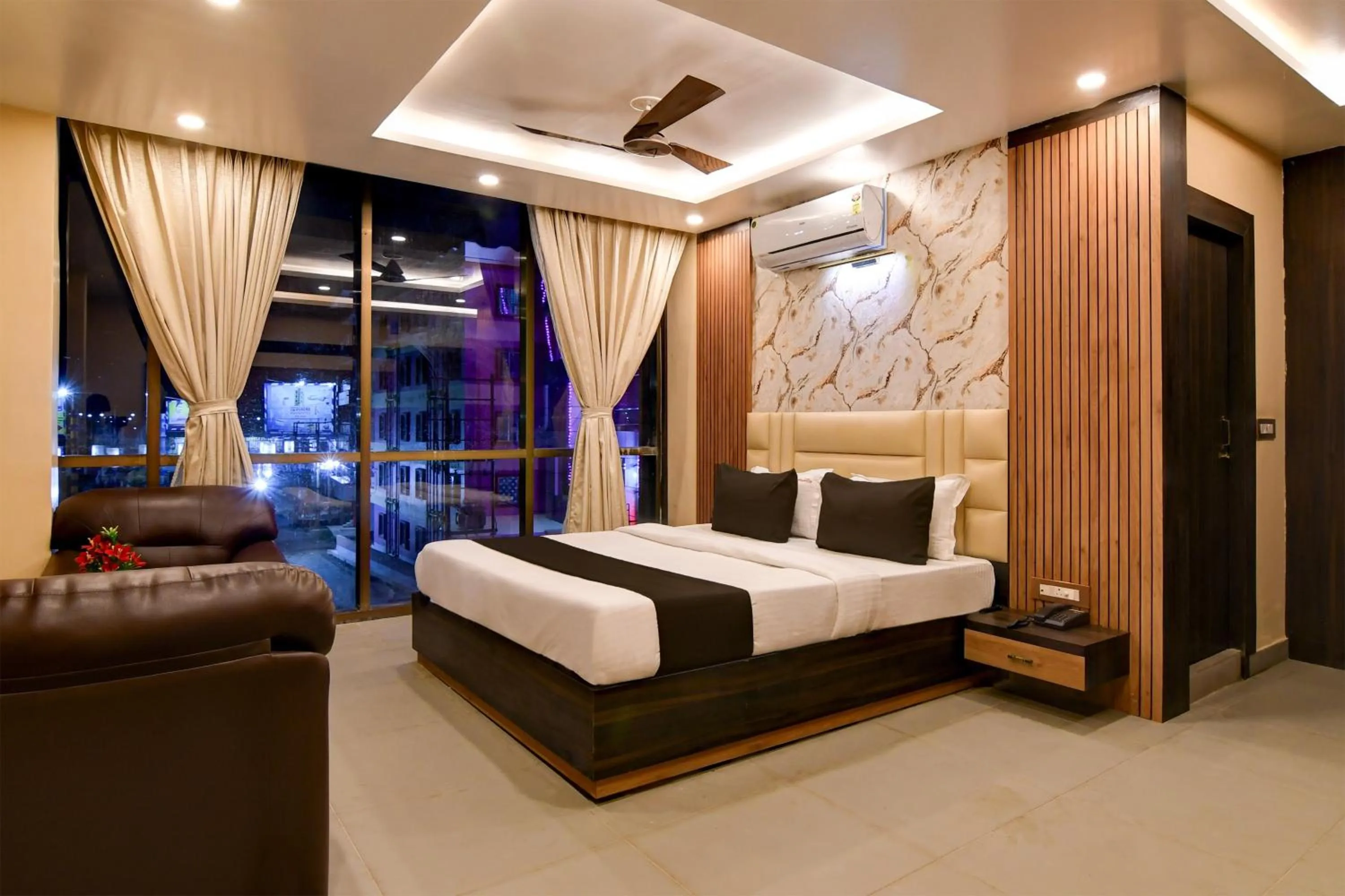 Bedroom, Bed in Super Townhouse OAK Bulbuli Neer