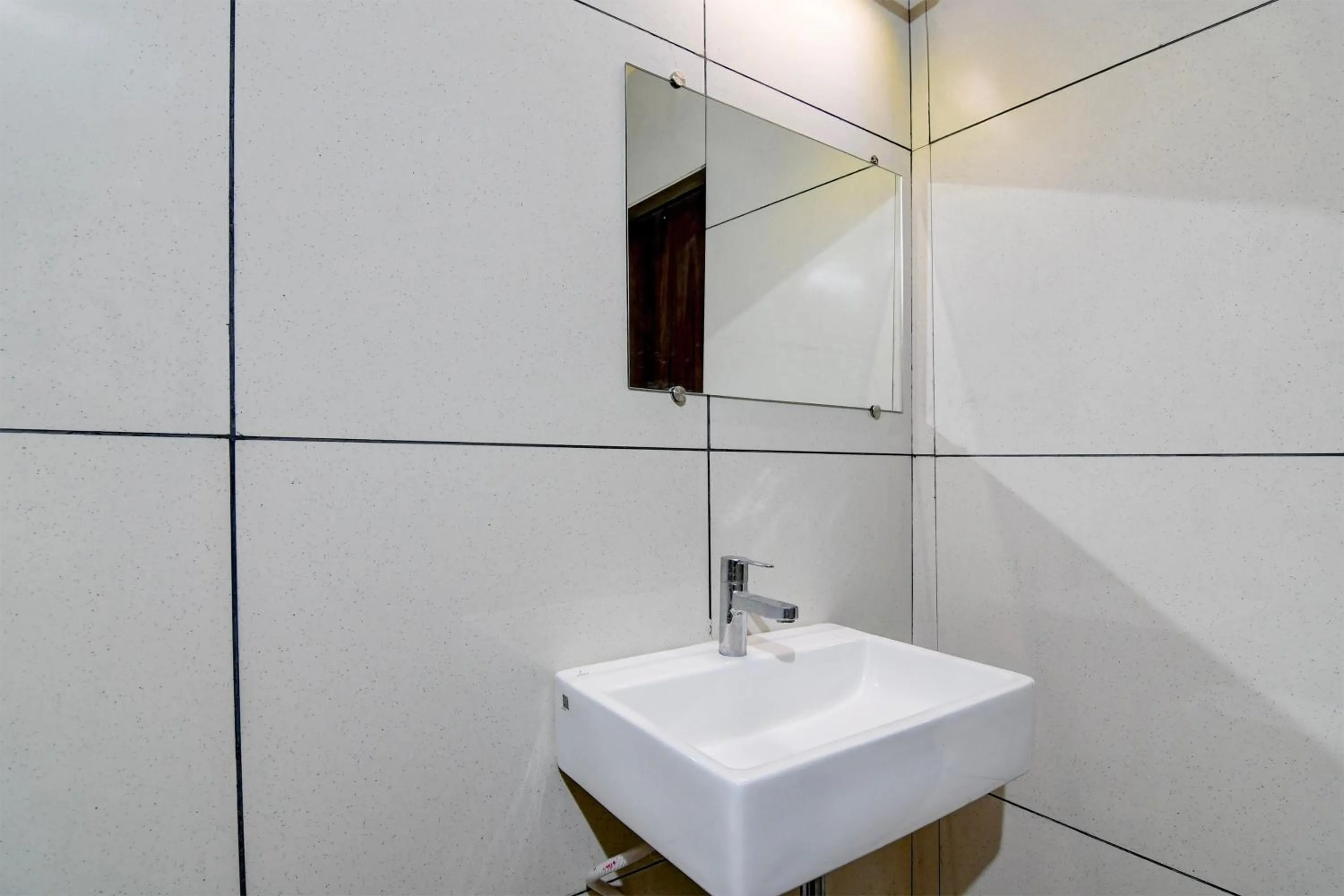 Bathroom in Super Townhouse OAK Bulbuli Neer