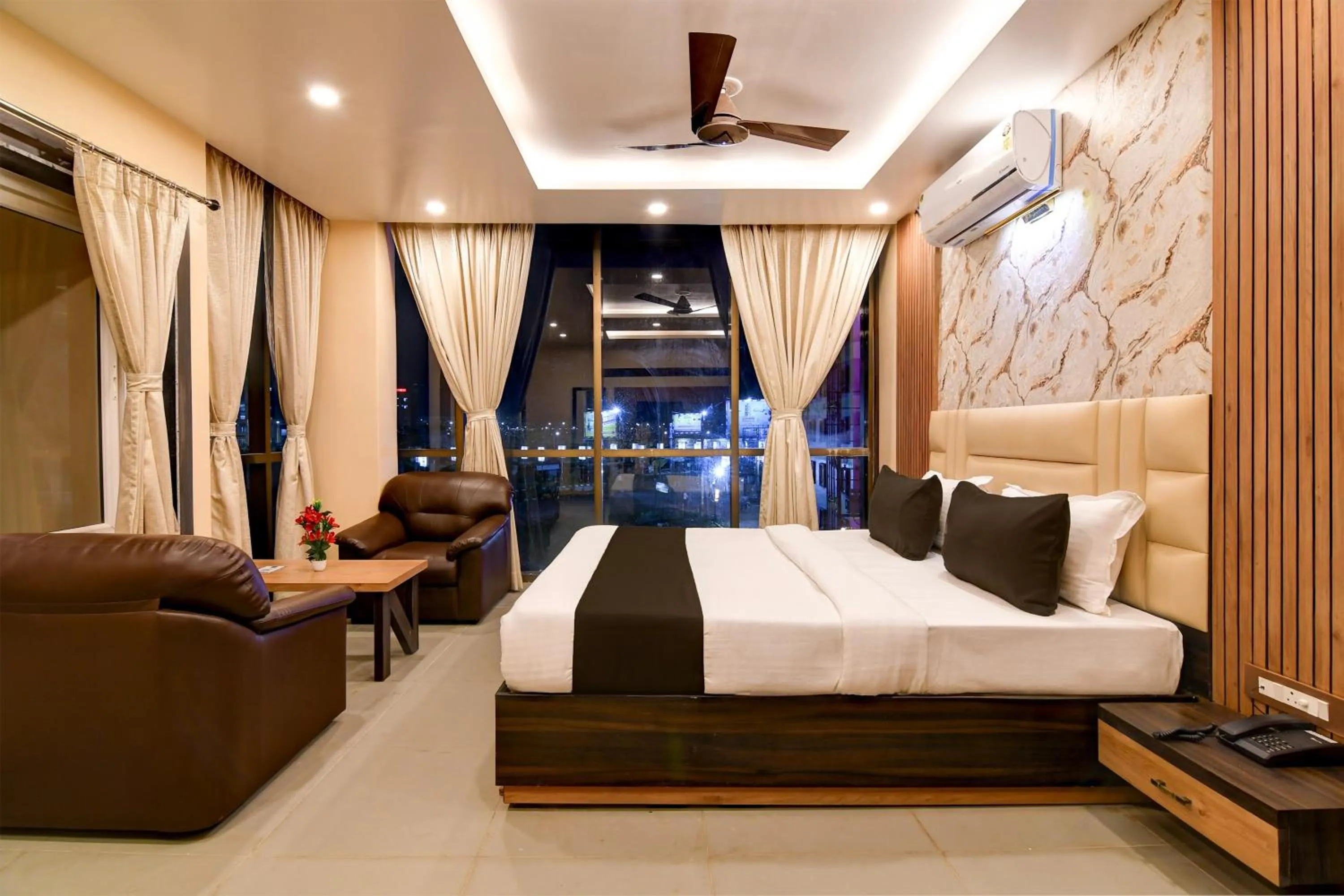 Bedroom, Bed in Super Townhouse OAK Bulbuli Neer