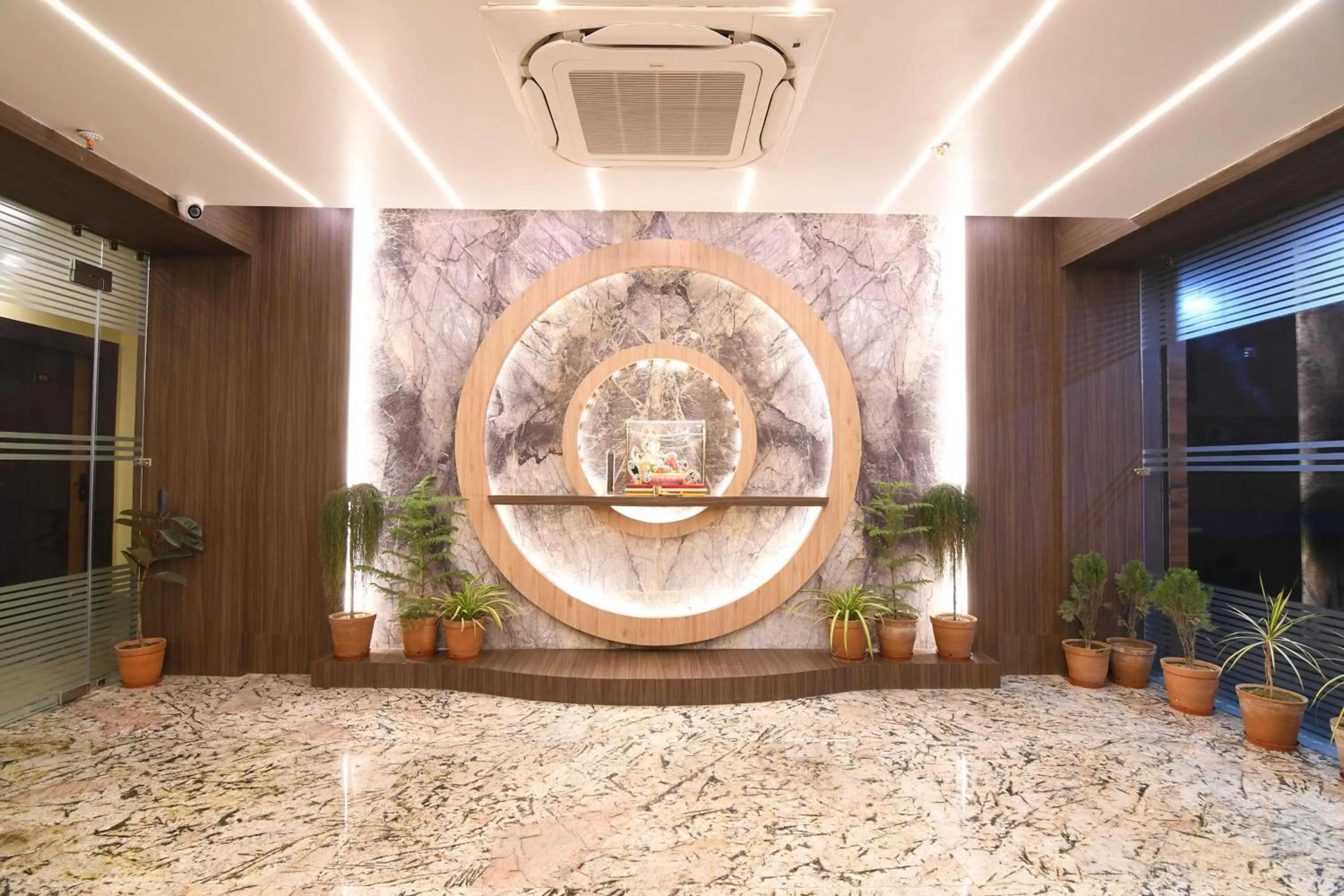 Lobby or reception in Super Townhouse OAK Bulbuli Neer