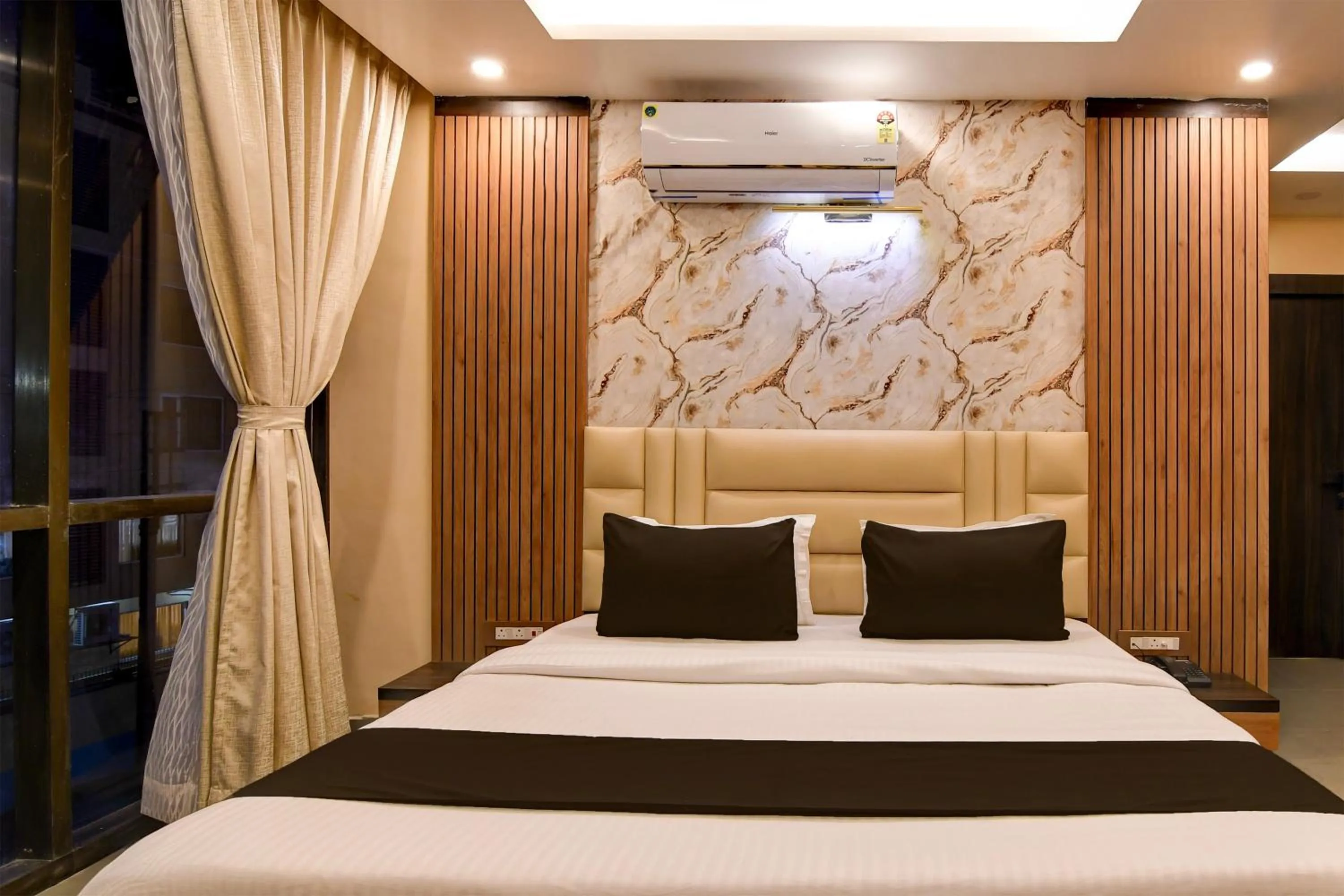 Bedroom, Bed in Townhouse OAK Bulbuli Neer