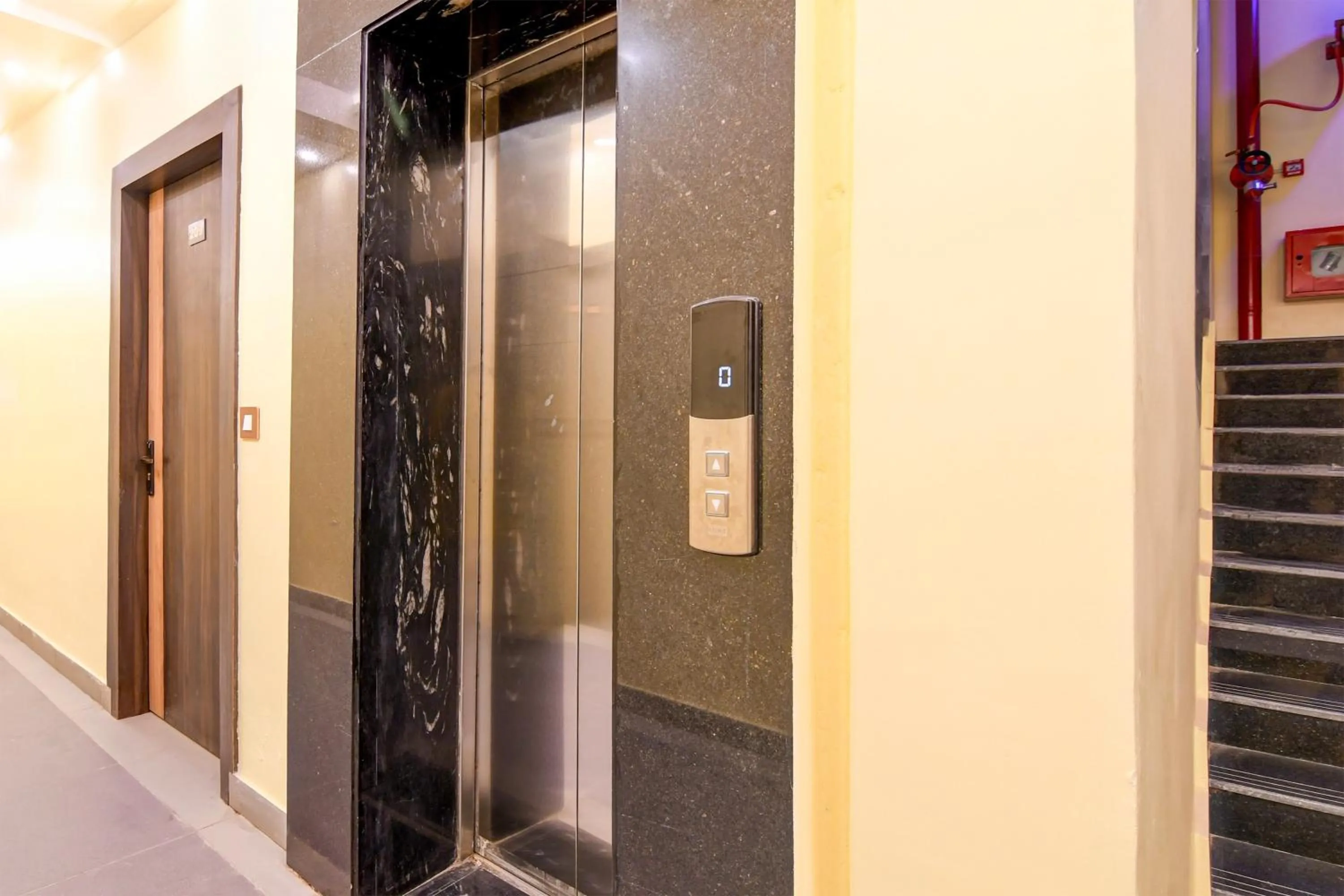 Lobby or reception in Super Townhouse OAK Bulbuli Neer