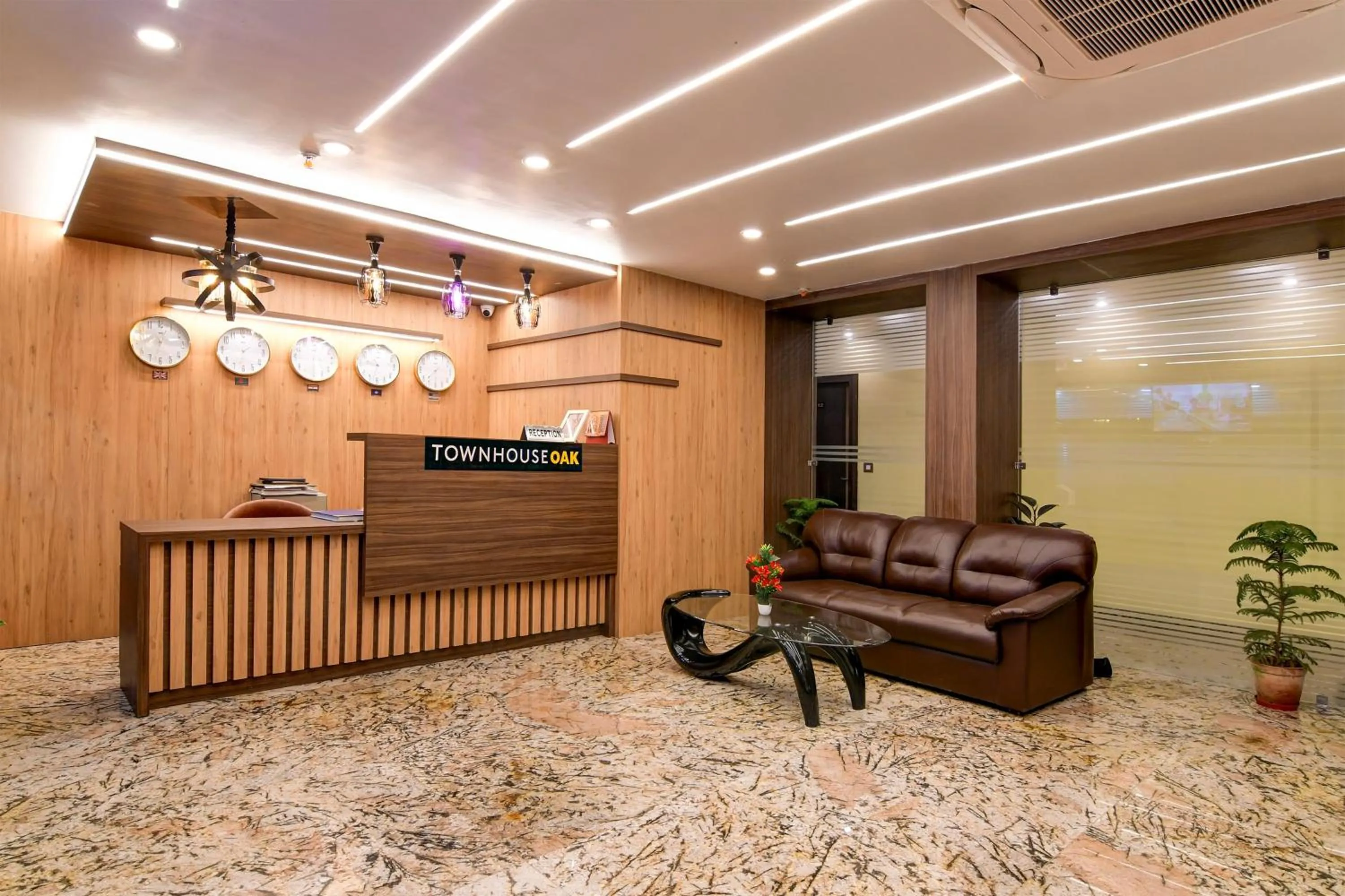 Lobby or reception in Super Townhouse OAK Bulbuli Neer