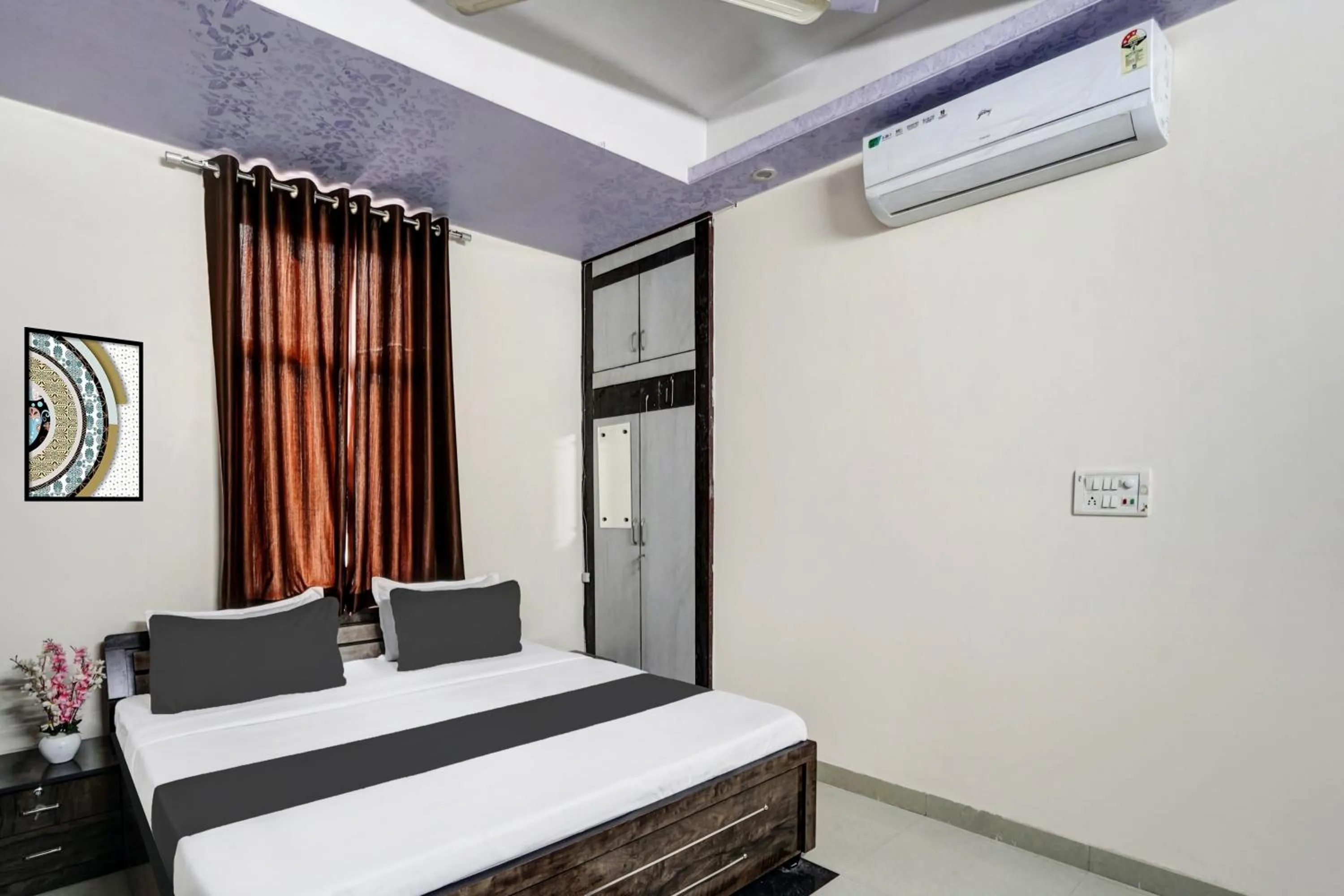 Bedroom, Bed in Hotel O Rudra palace