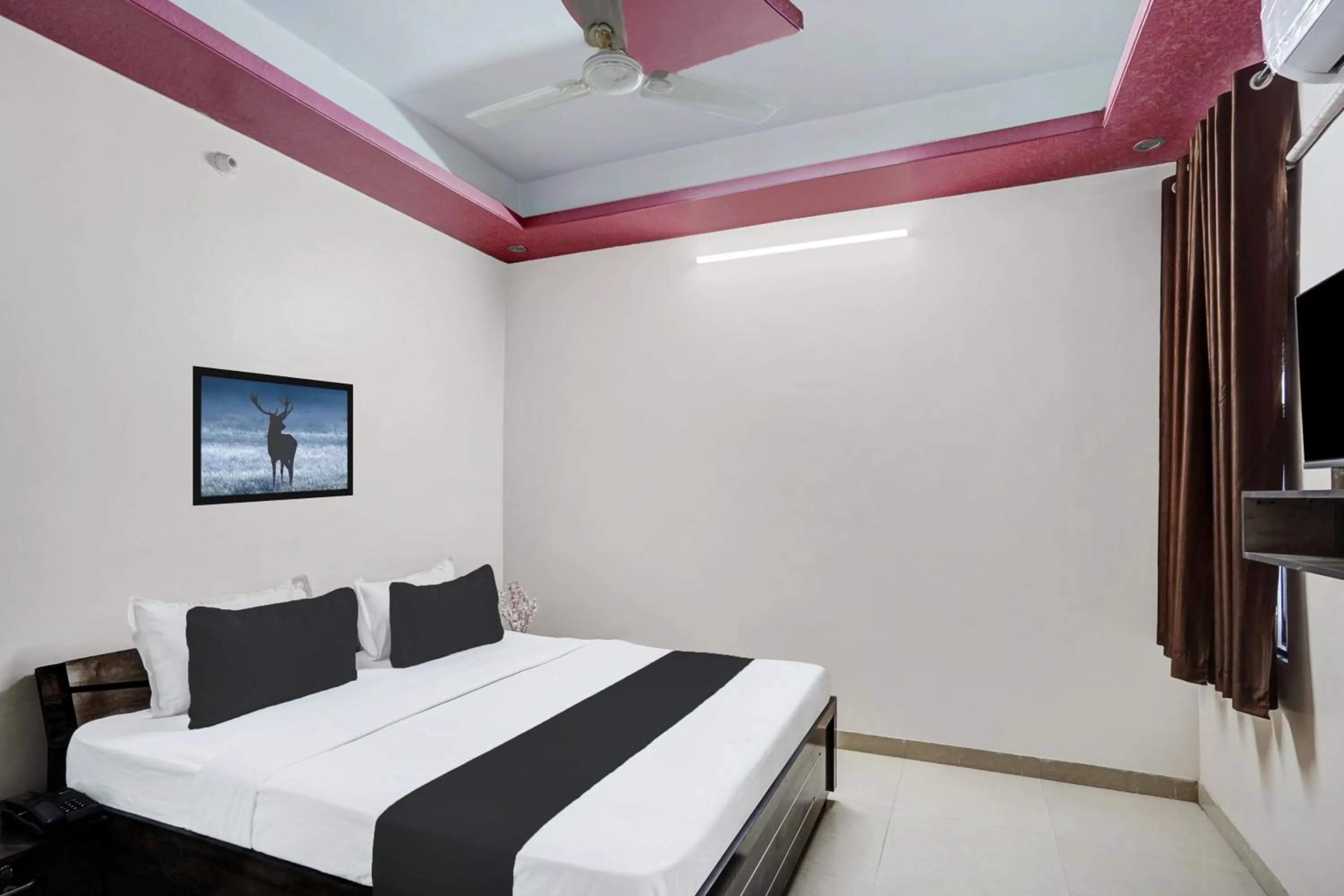 Bedroom, Bed in Hotel O Rudra palace