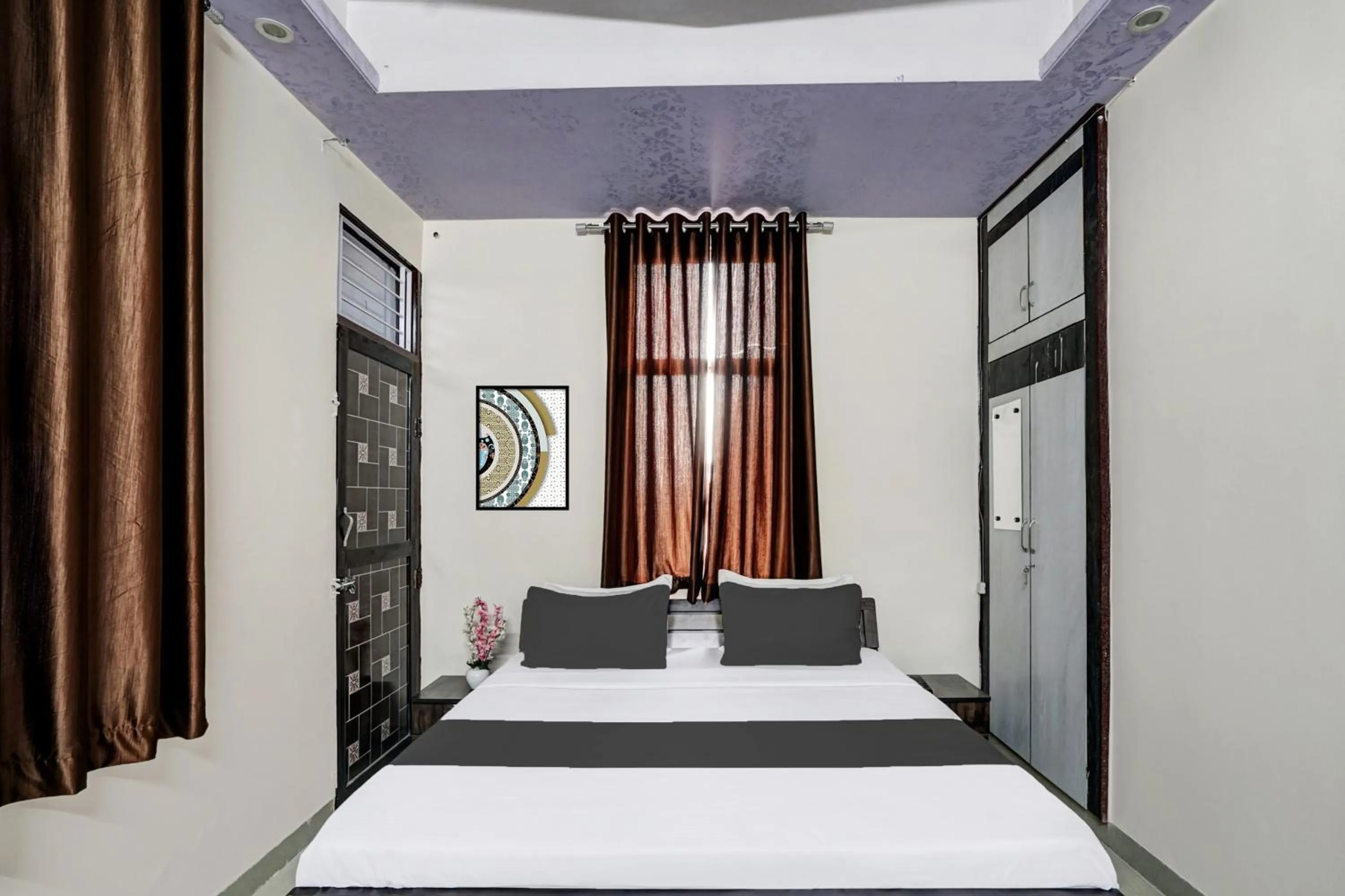 Bedroom, Bed in Hotel O Rudra palace