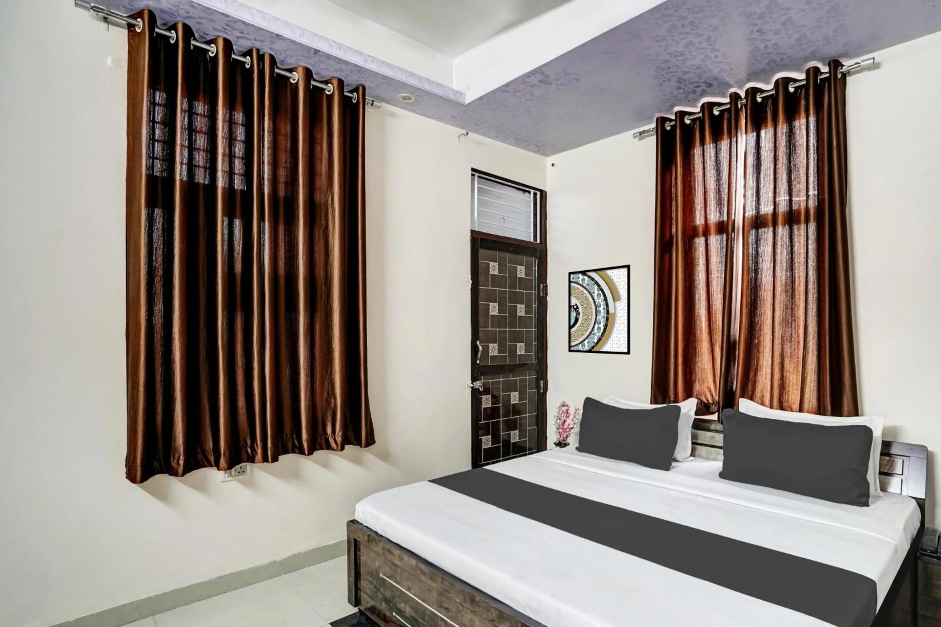 Bedroom, Bed in Hotel O Rudra palace