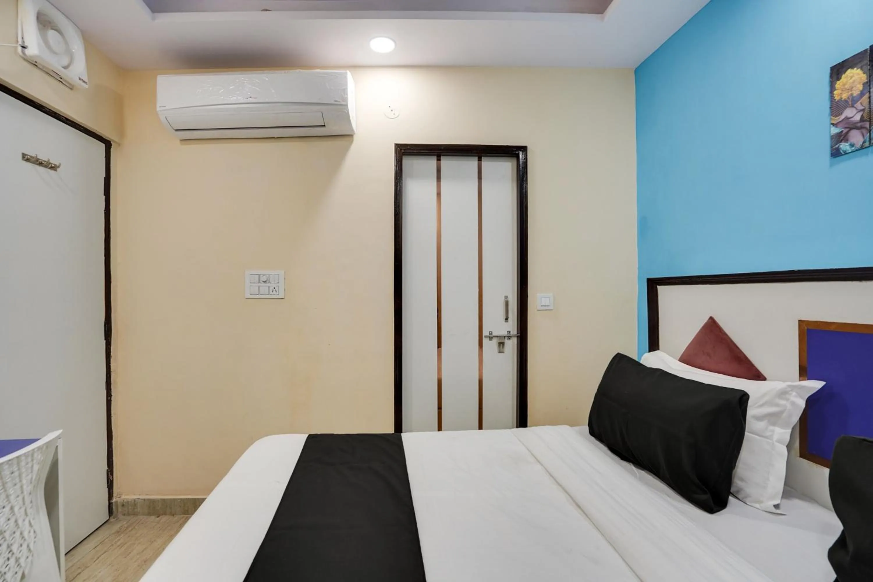 Bedroom, Bed in Hotel O Hotel Gold Star