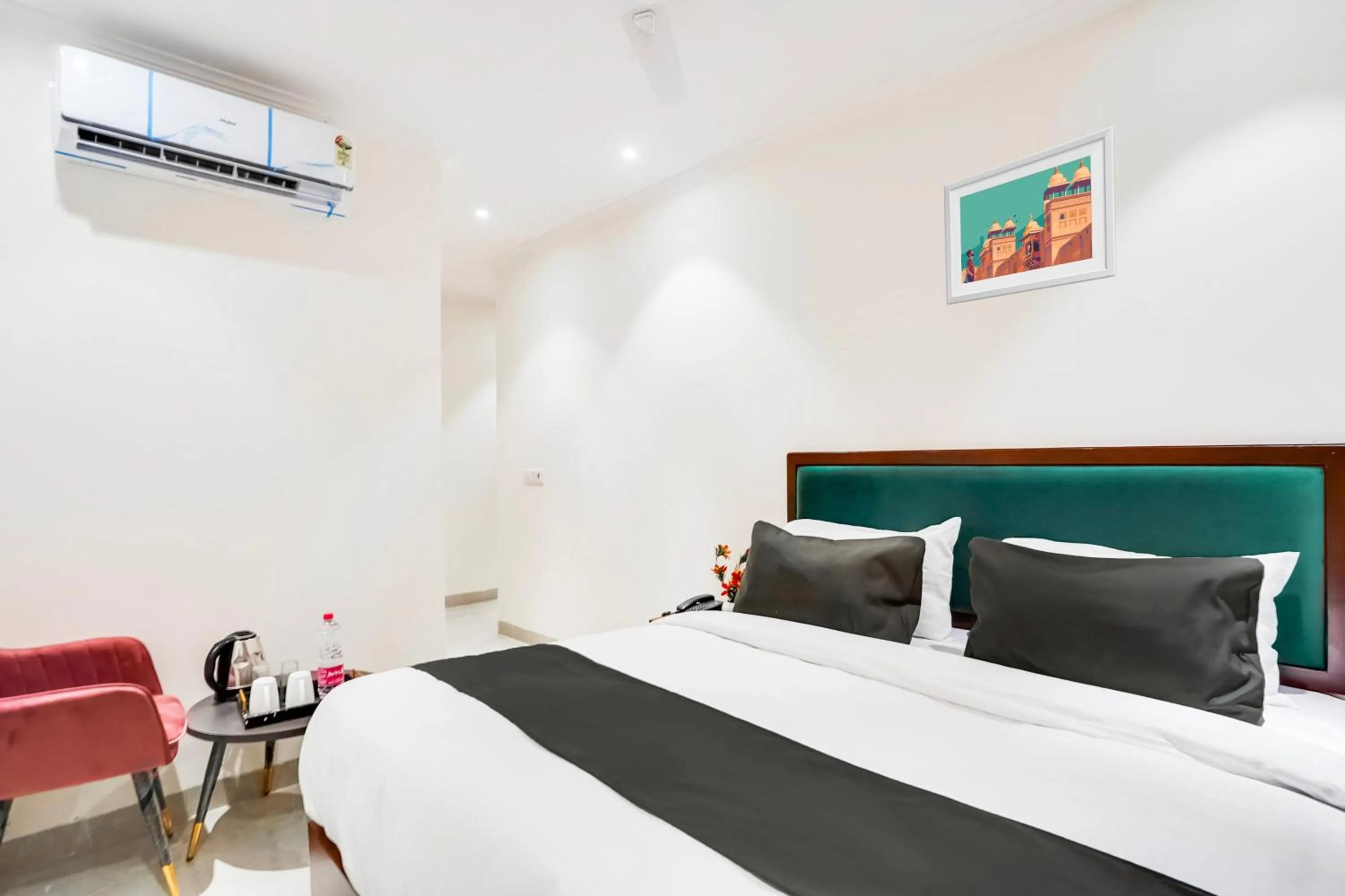 Bedroom, Bed in HOTEL RETREAT INN