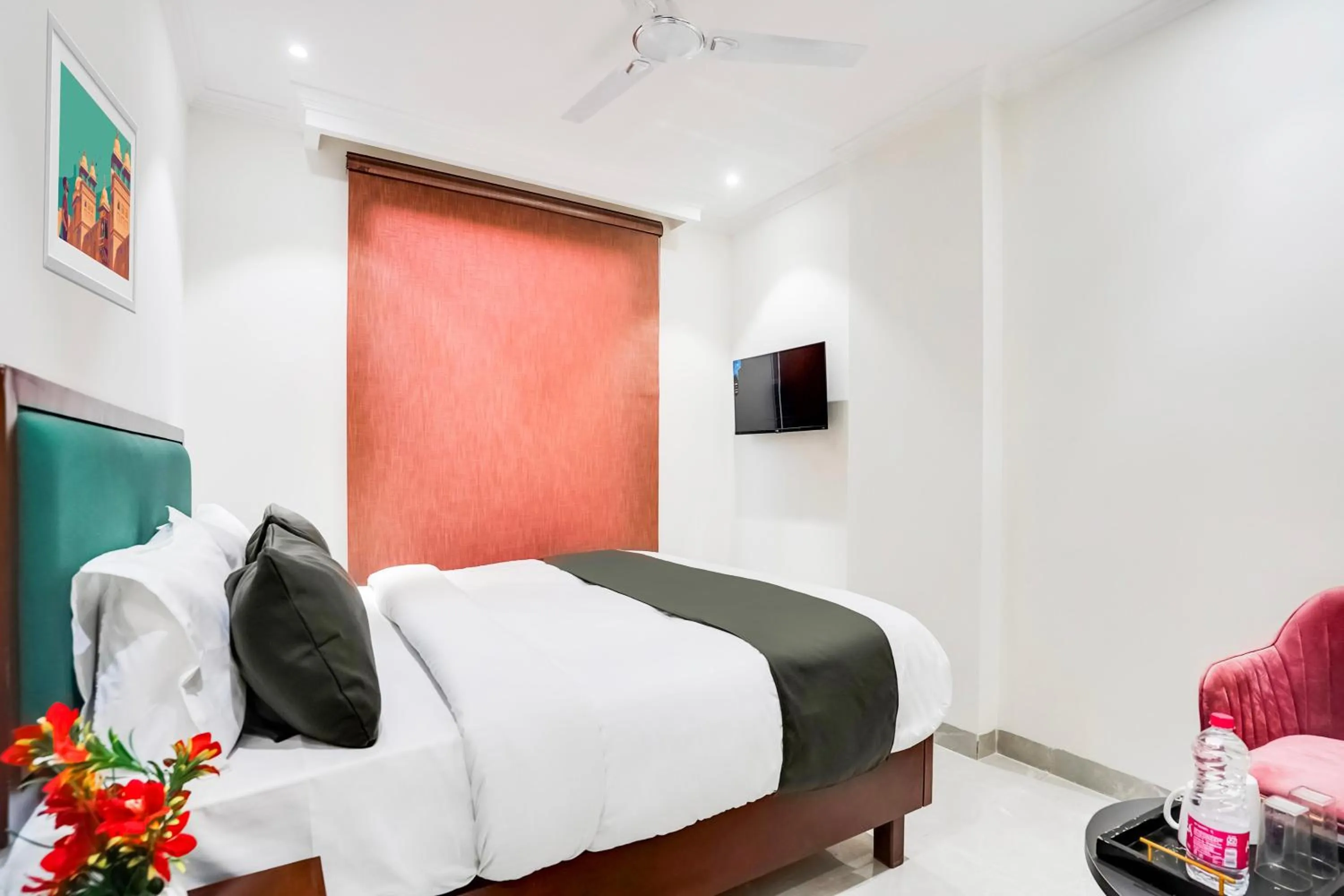 Bedroom, Bed in HOTEL RETREAT INN