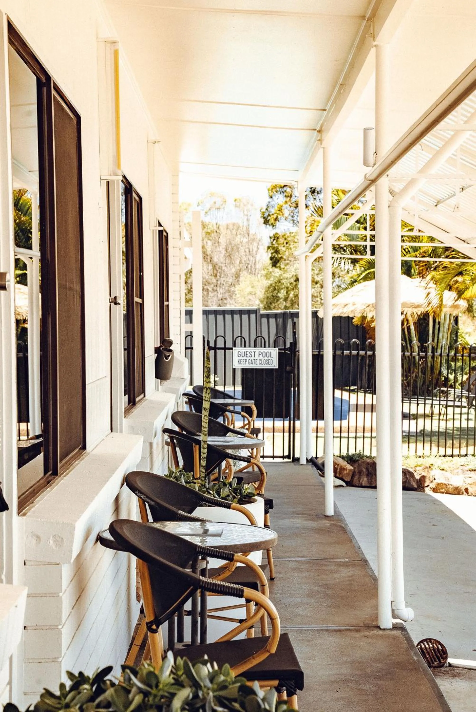 Day in Motel Maclean