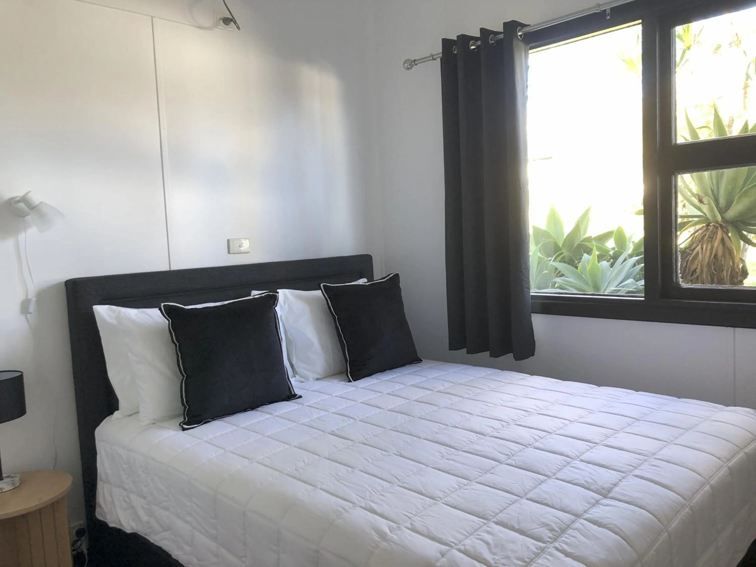 Bedroom, Bed in Motel Maclean