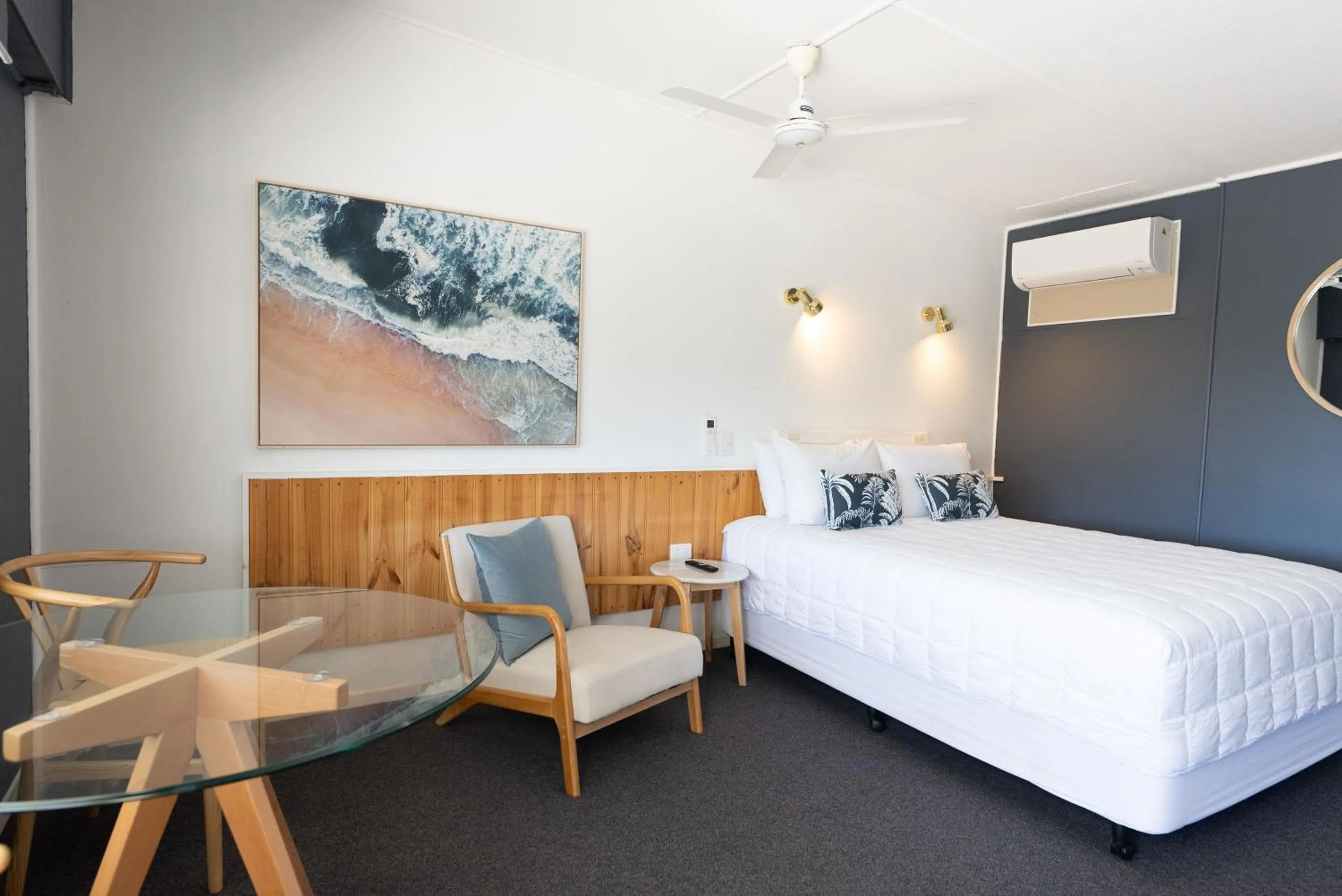 Bed in Motel Maclean