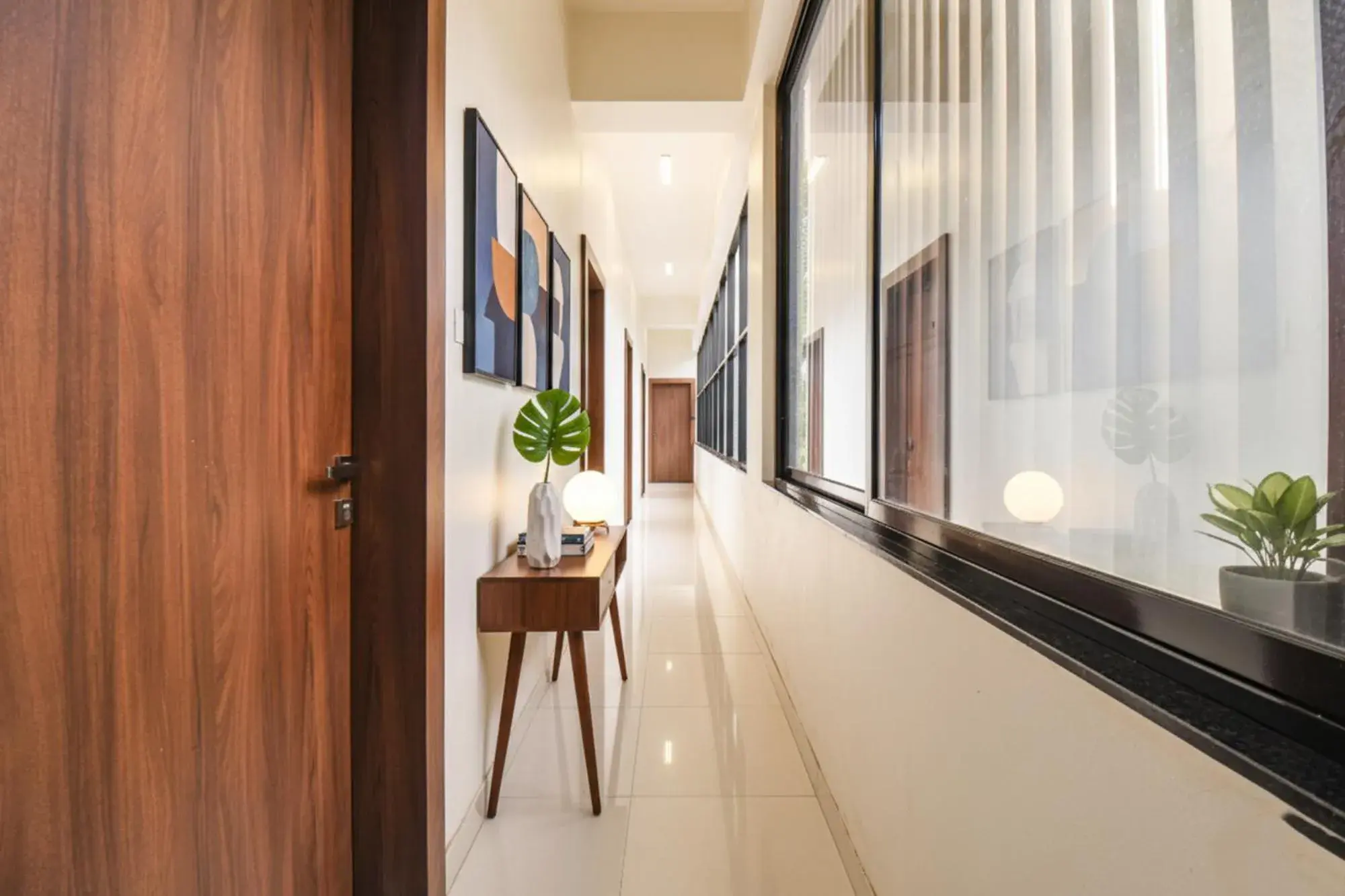 Lobby or reception in FabHotel Royal Suits - Nr Mahadji Shinde Chhatri Lobby or reception in FabHotel Royal Suits - Nr Mahadji Shinde Chhatri