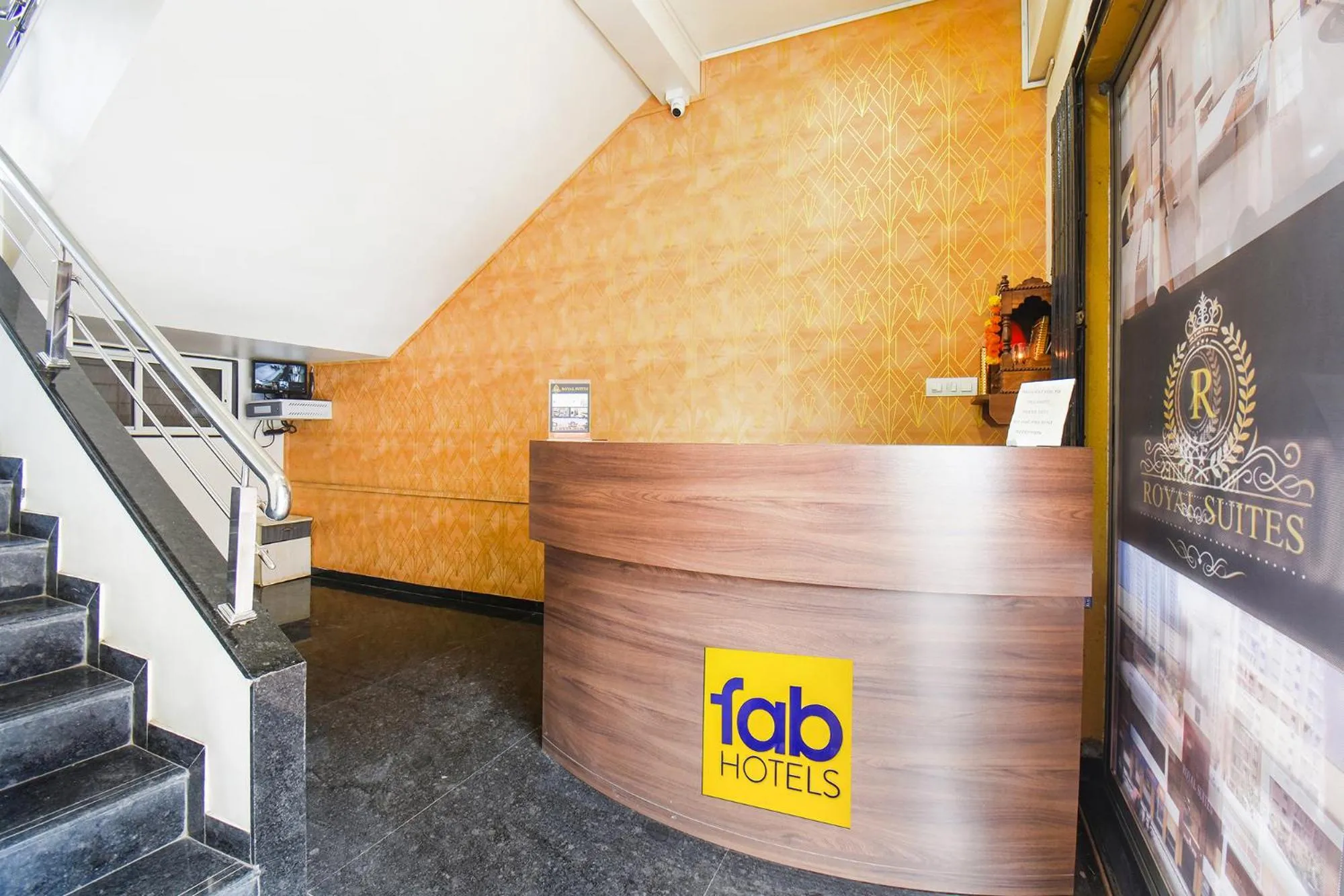 Lobby or reception in FabHotel Royal Suits - Nr Mahadji Shinde Chhatri