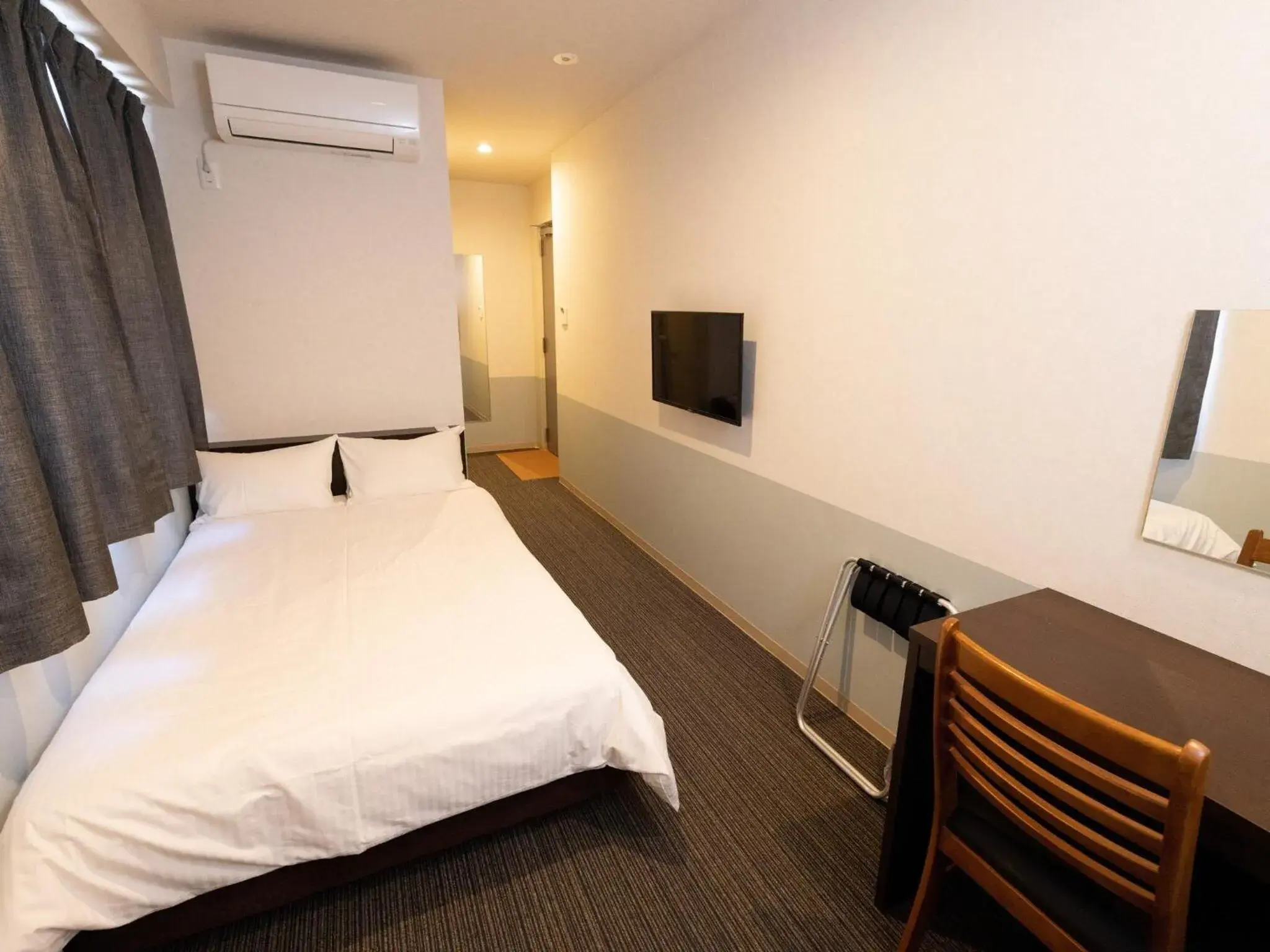 Photo of the whole room, Bed in Hotel Taiyo Noen Tokushima Kenchomae Photo of the whole room, Bed in Hotel Taiyo Noen Tokushima Kenchomae