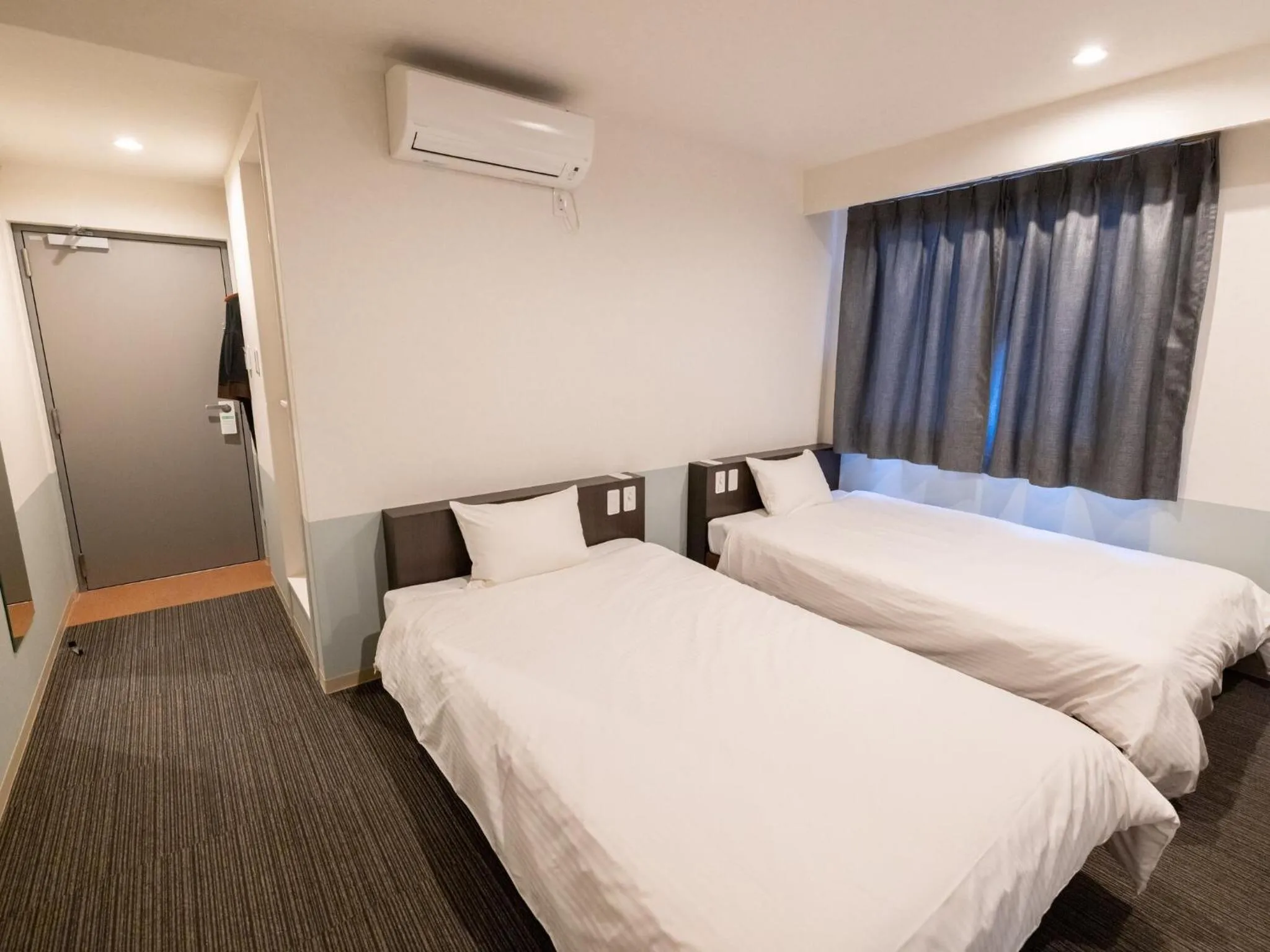 Photo of the whole room, Bed in Hotel Taiyo Noen Tokushima Kenchomae