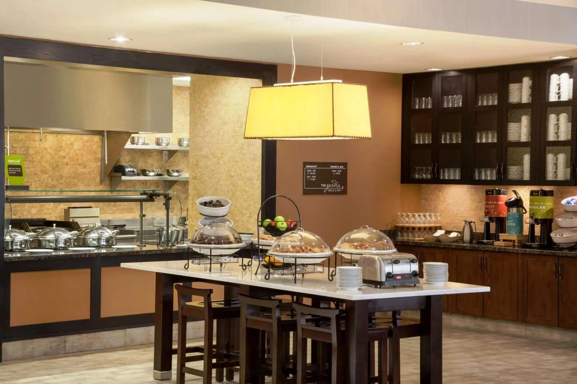 Restaurant/places to eat in Hilton Garden Inn Denison/Sherman/At Texoma Event Center