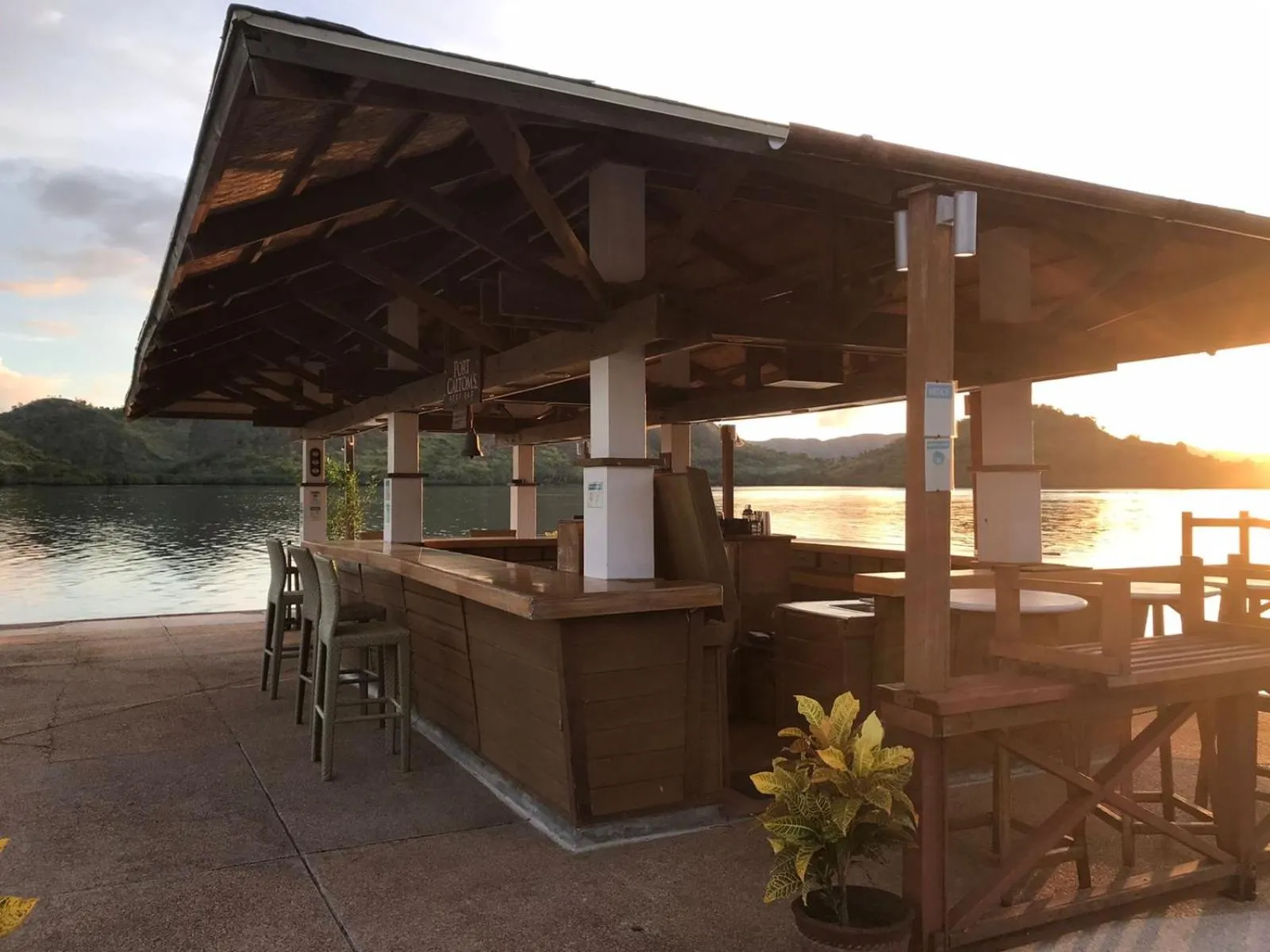 Lounge or bar in EL RIO Y MAR RESORT