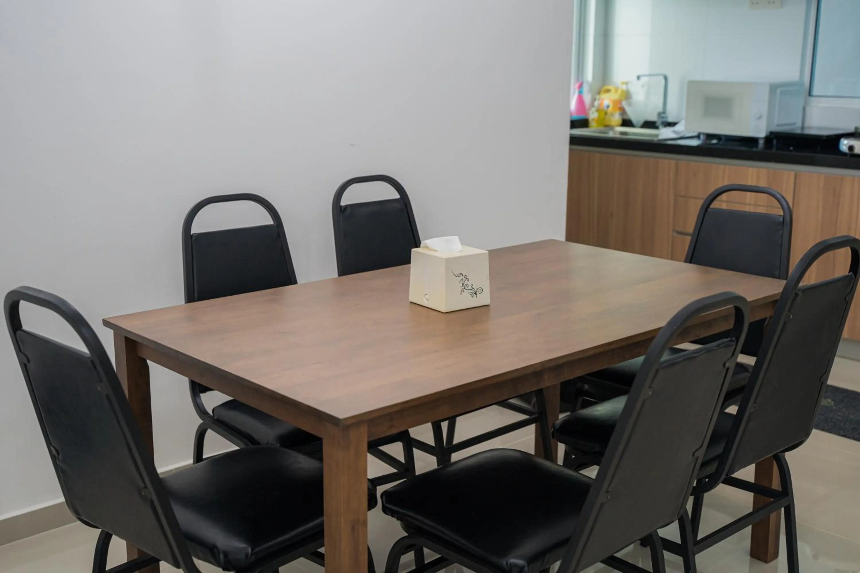 Dining area in Trival Broadway Hut Homestay Sri Indah, Sandakan