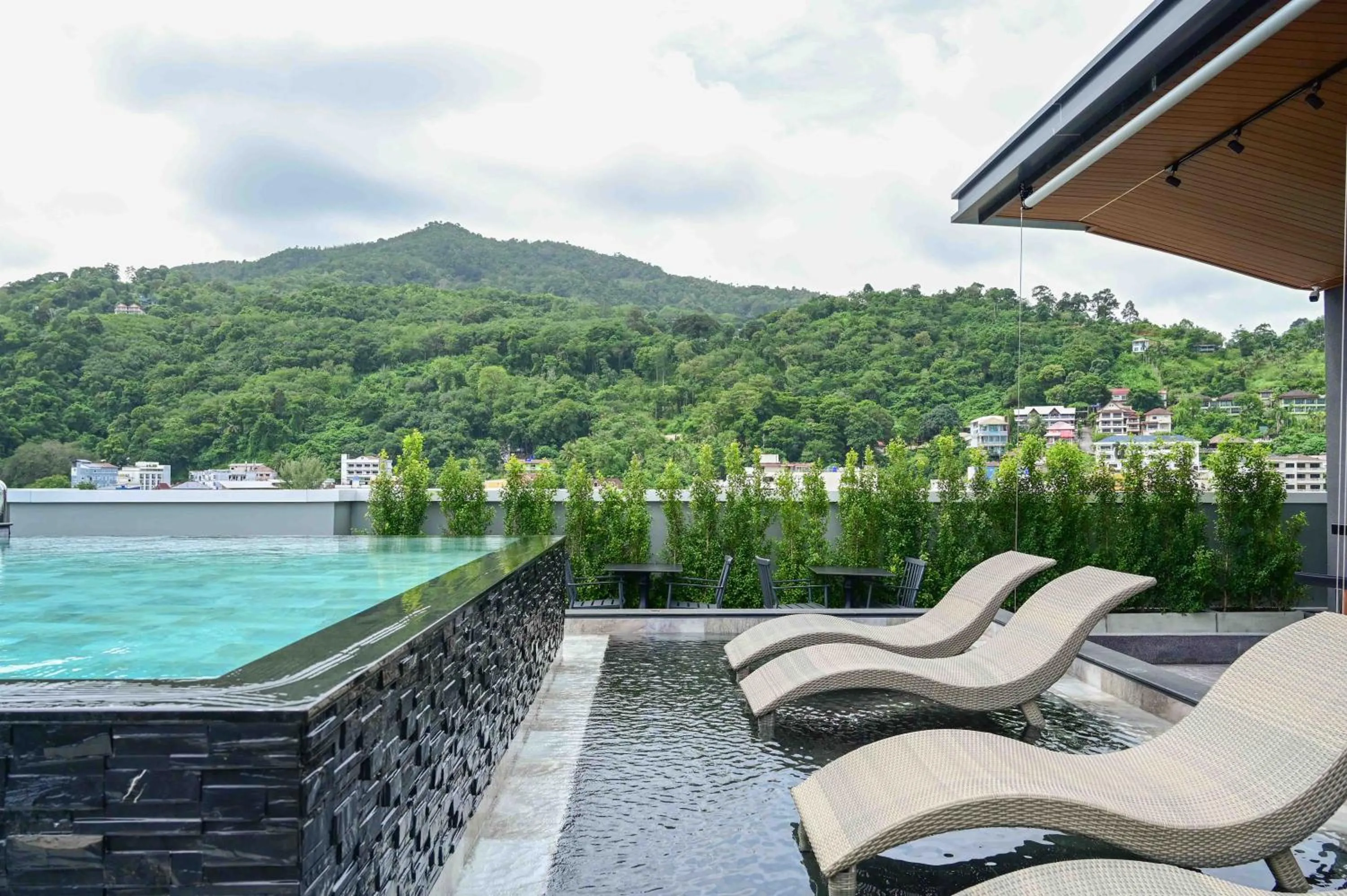 Swimming pool in Chateau Du Village Patong