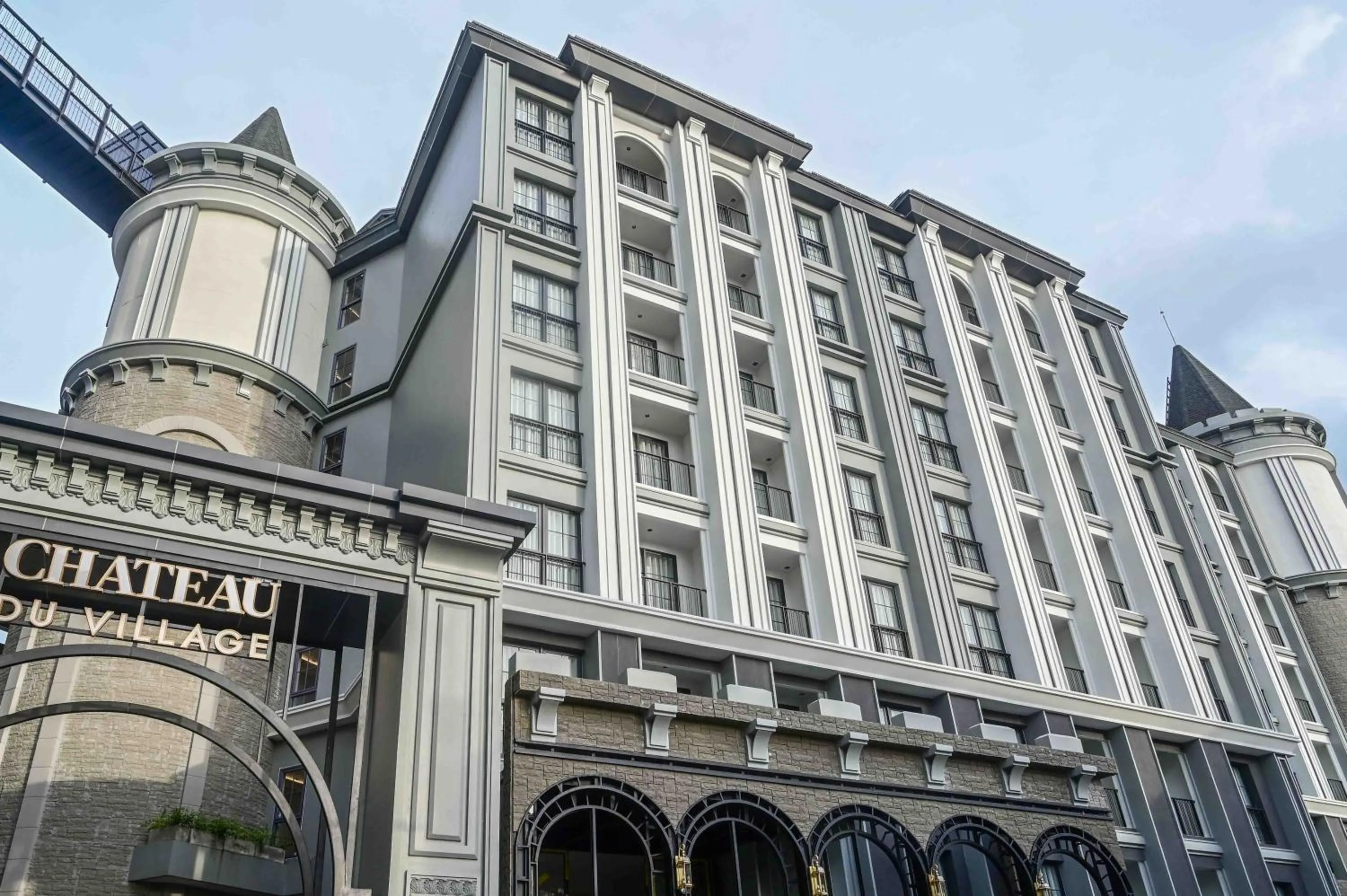 Property building in Chateau Du Village Patong