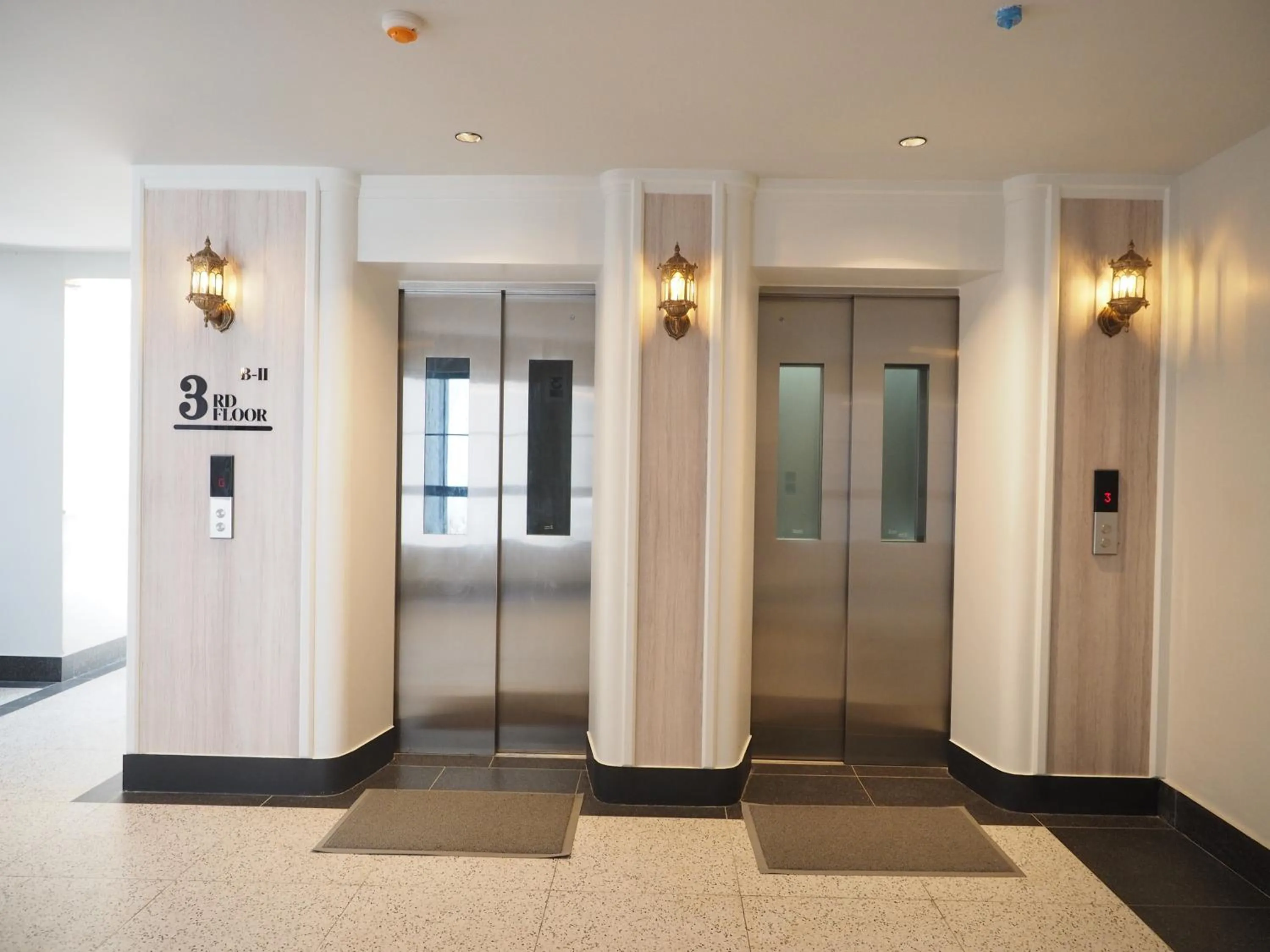 elevator in Chateau Du Village Patong