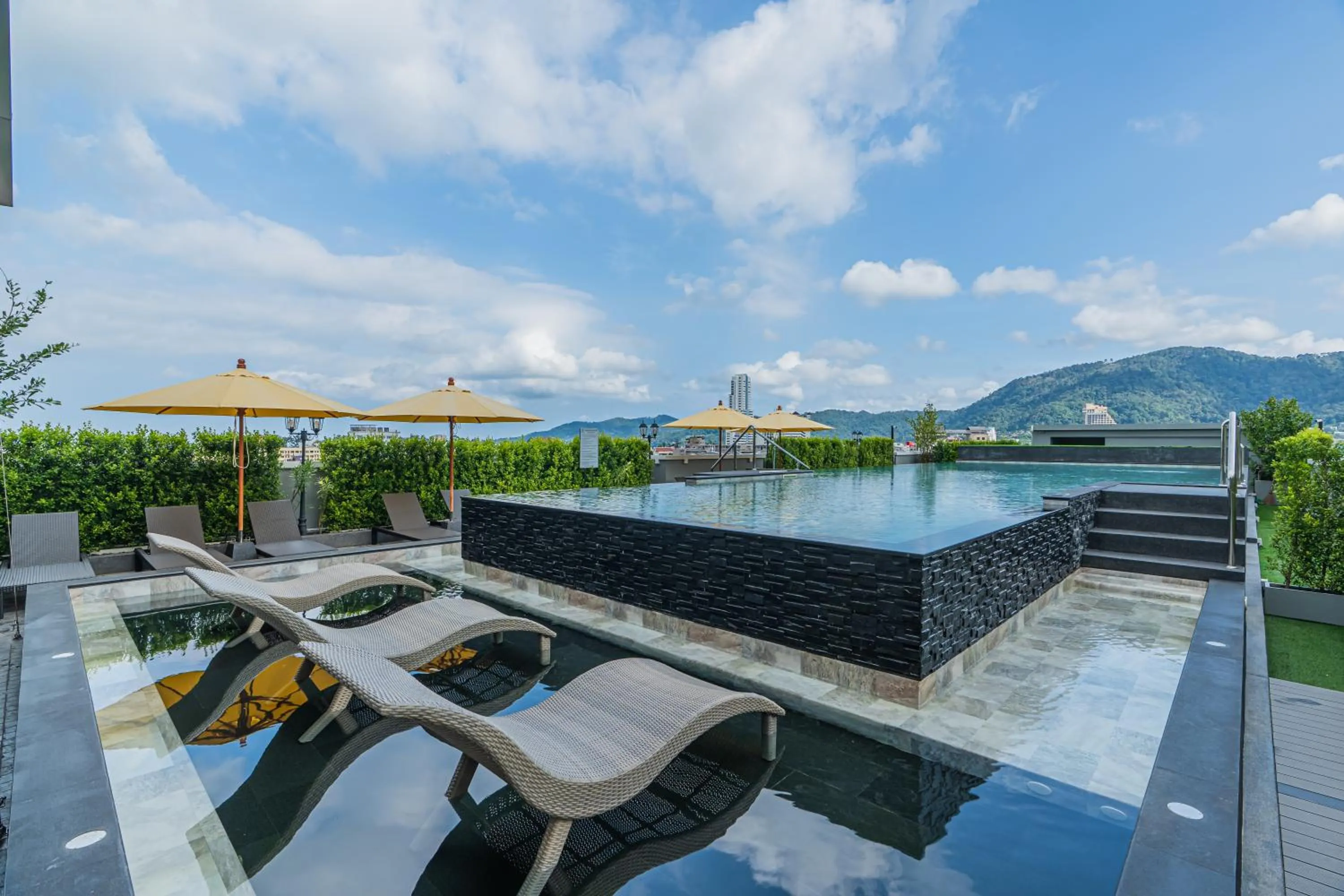 Swimming pool in Chateau Du Village Patong