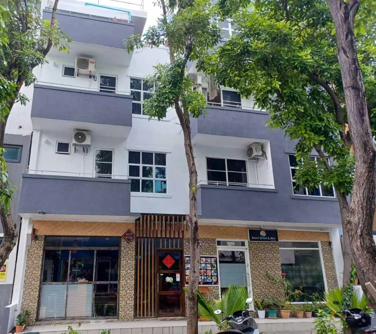 Property building in Beach Grand & Spa Premium Property building in Beach Grand & Spa Premium