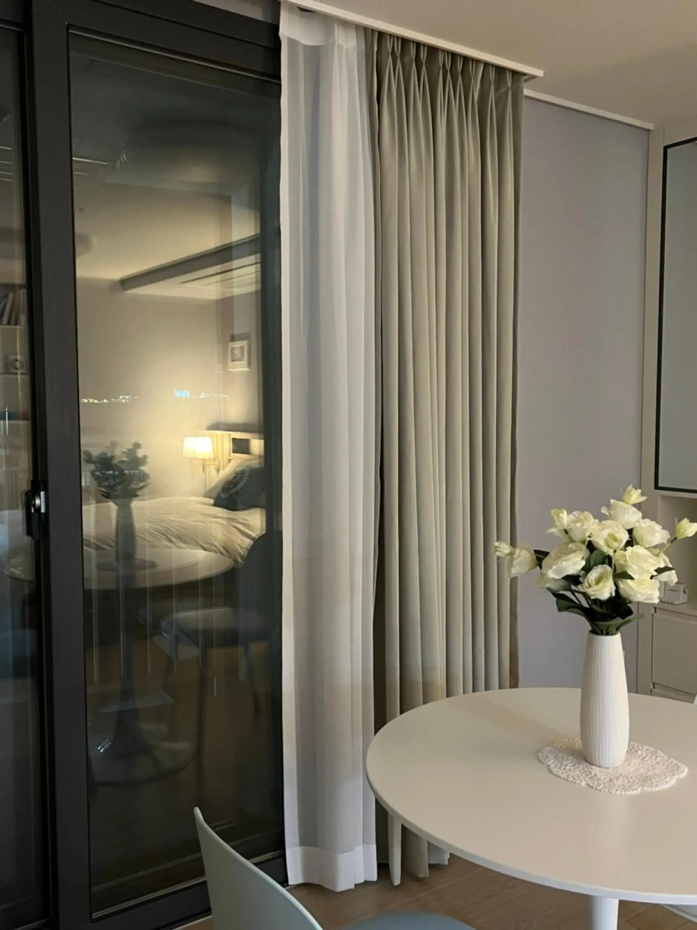 Dining area in Hoya stay Dining area in Hoya stay