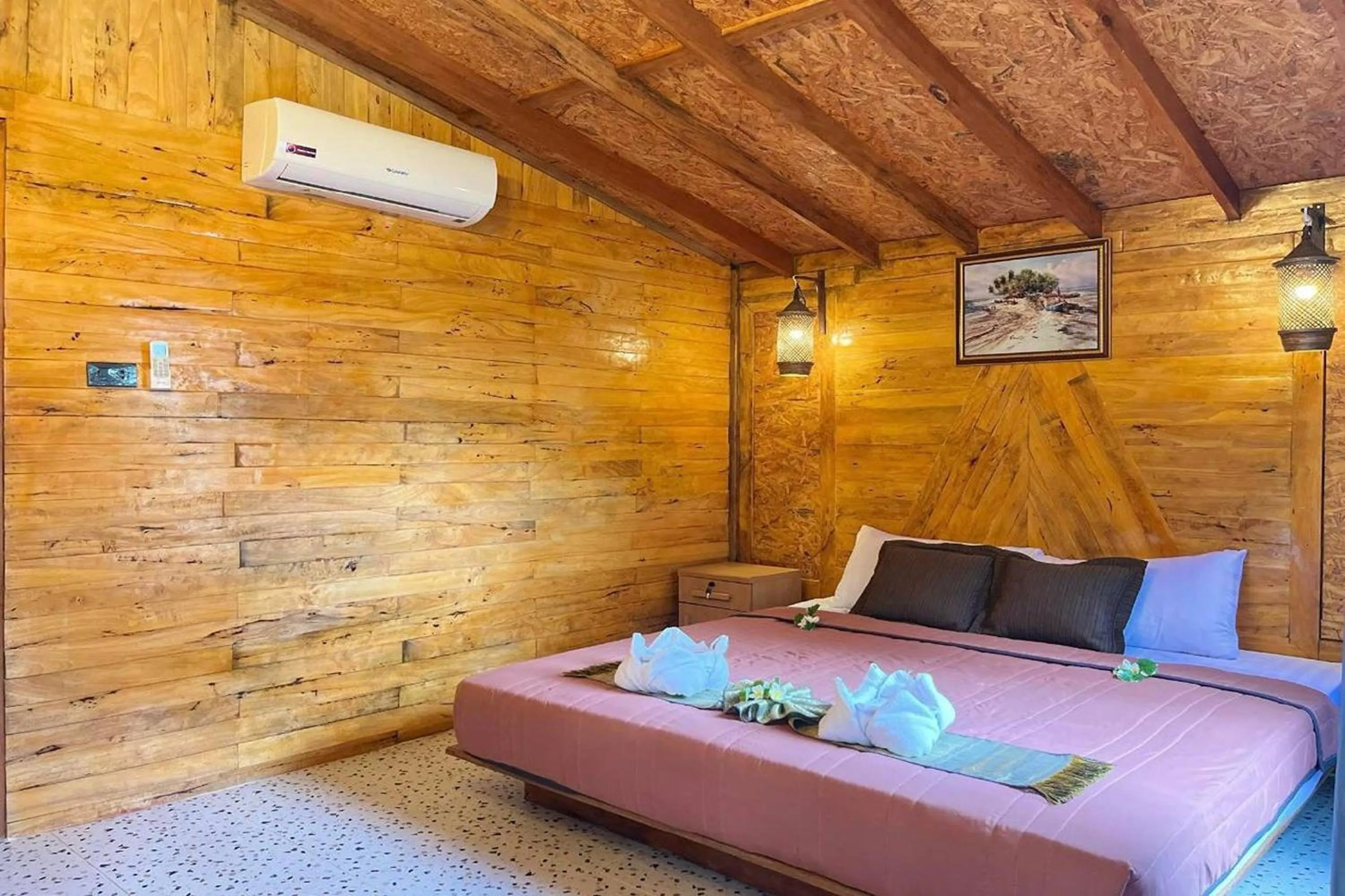 Bed in Klong Jark Bungalows