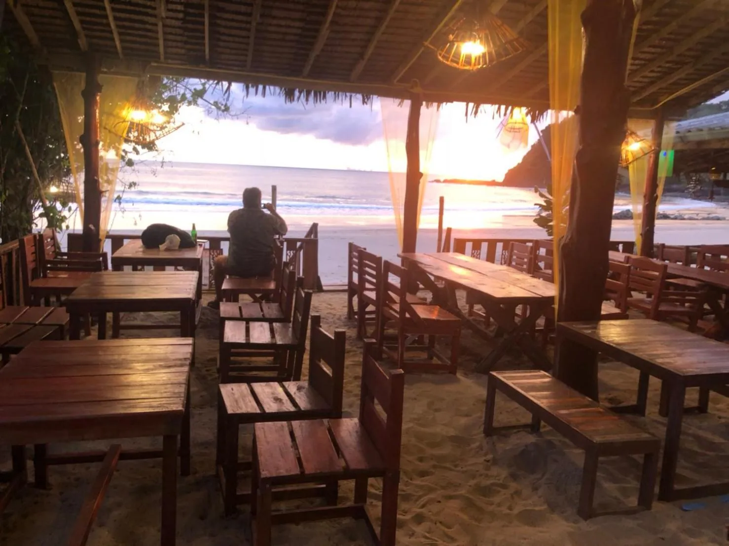 Restaurant/places to eat in Klong Jark Bungalows