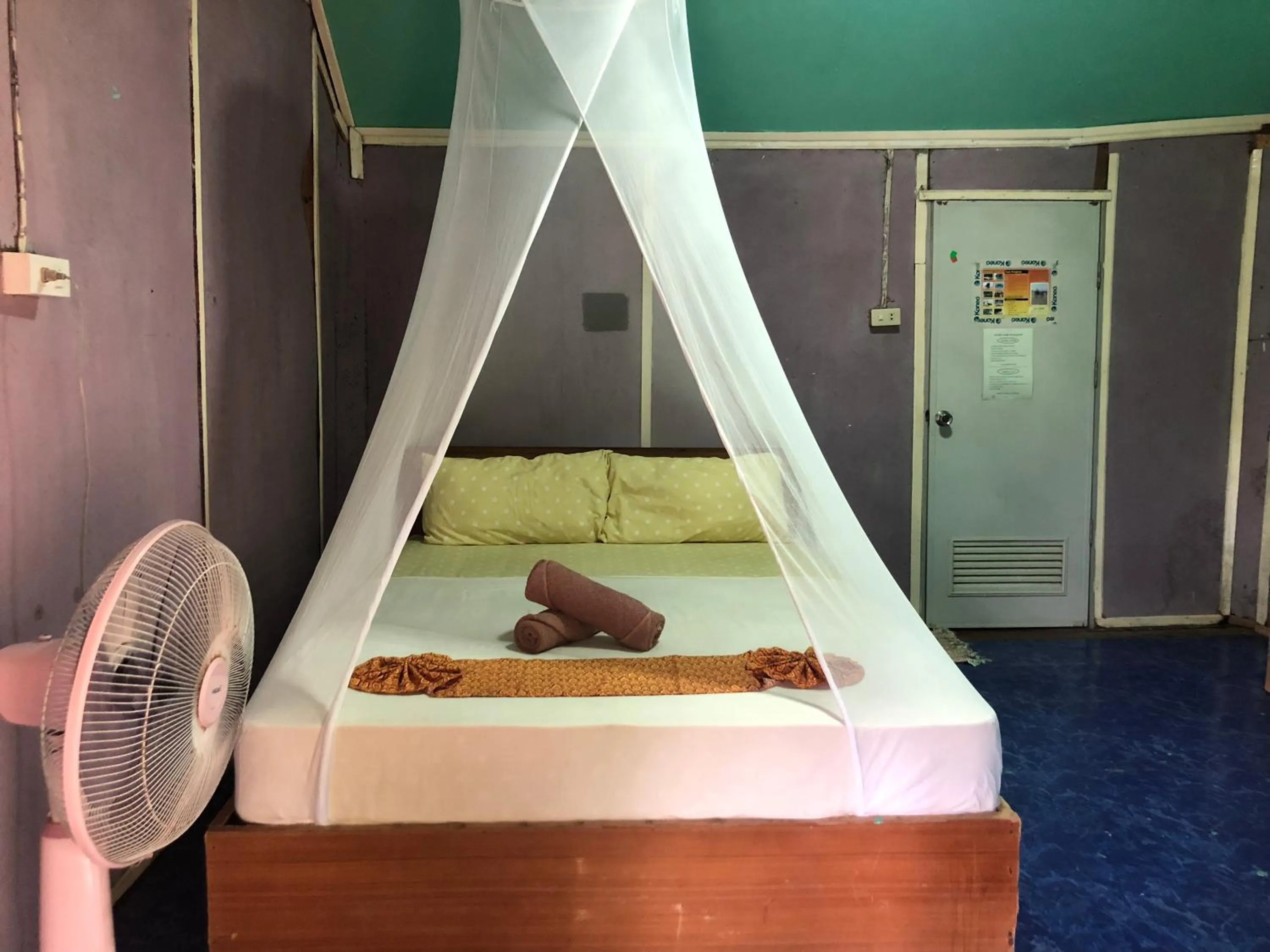 Bed in Klong Jark Bungalows